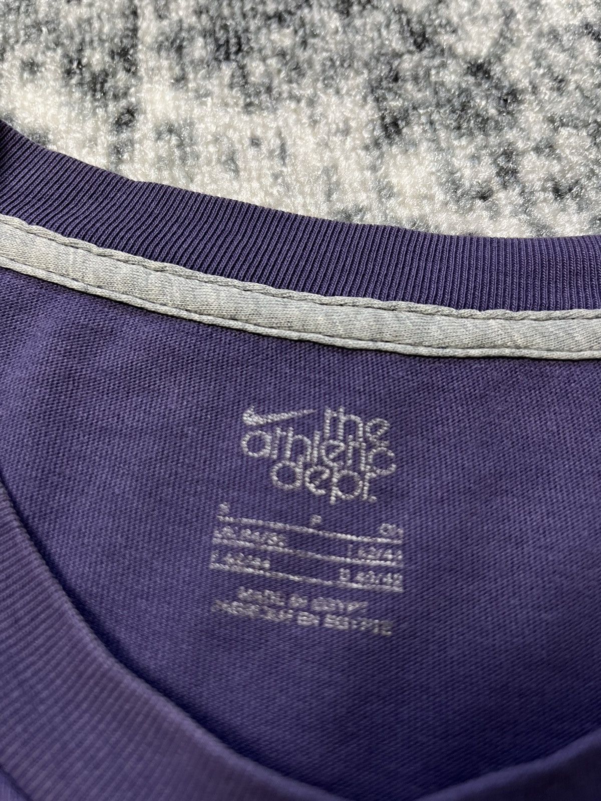 Nike × Vintage Vintage Nike T Shirt Purple Swoosh Drill STYLE 90s Y2K Size US S / EU 44-46 / 1 - 4 Thumbnail