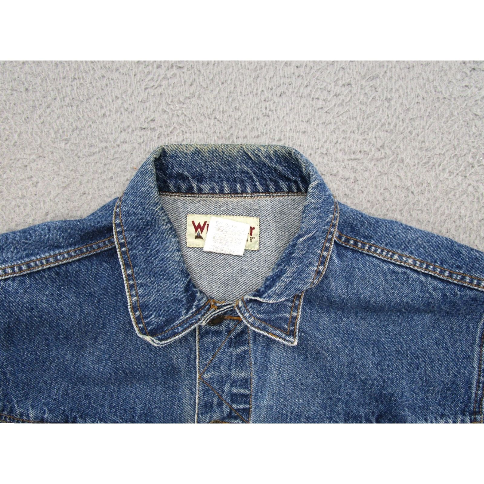 Wrangler VTG Wrangler Rugged Wear Blue Denim Button Up Jacket Western Cowboy Read XL Mens Jacket Blue Denim Western Cowboy Cut Wrangler Rugged Wear 80s 90s Size US XL / EU 56 / 4 - 3 Thumbnail