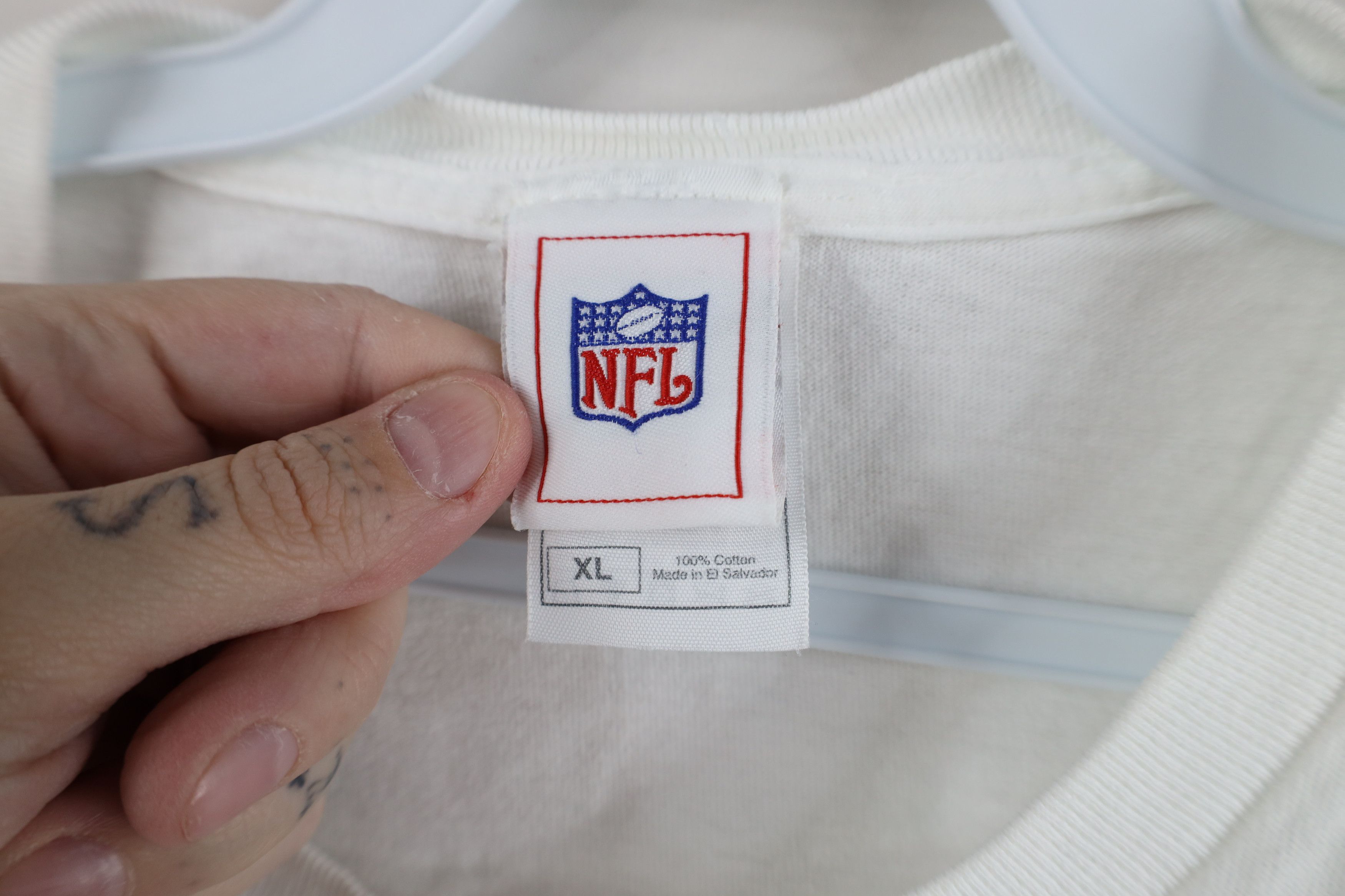 Vintage Vintage NFL Spell Cleveland Browns Football T-Shirt White Size US XL / EU 56 / 4 - 7 Thumbnail