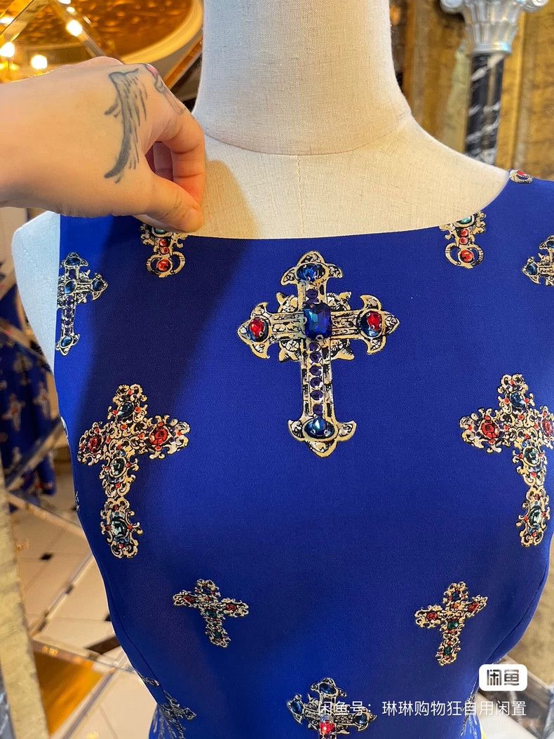 Versace Versace Three-dimensional rhinestone heavy work dress Size M / US 6-8 / IT 42-44 - 3 Thumbnail