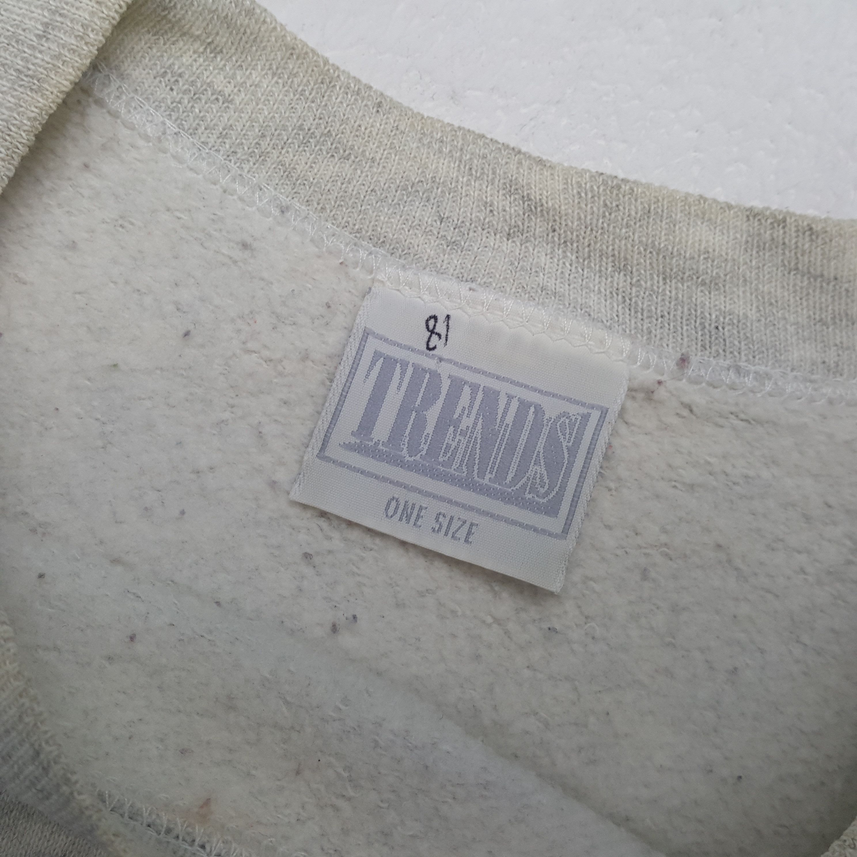 Disney Mickey Mouse Disney Character Vintage Sweatshirt RR6 Size US L / EU 52-54 / 3 - 4 Thumbnail
