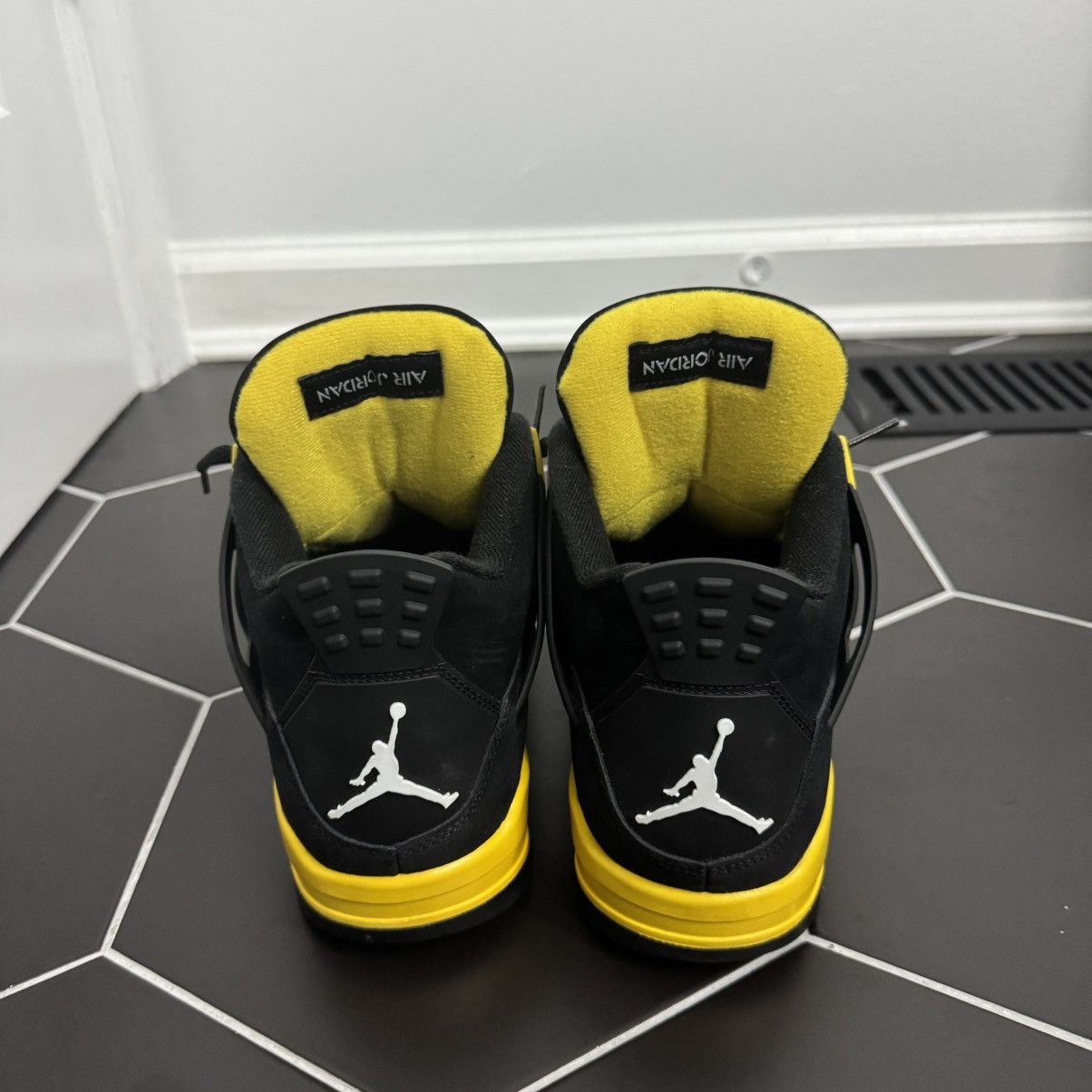 Jordan Brand Jordan 4 Yellow Thunder Size US 10 / EU 43 - 5 Thumbnail