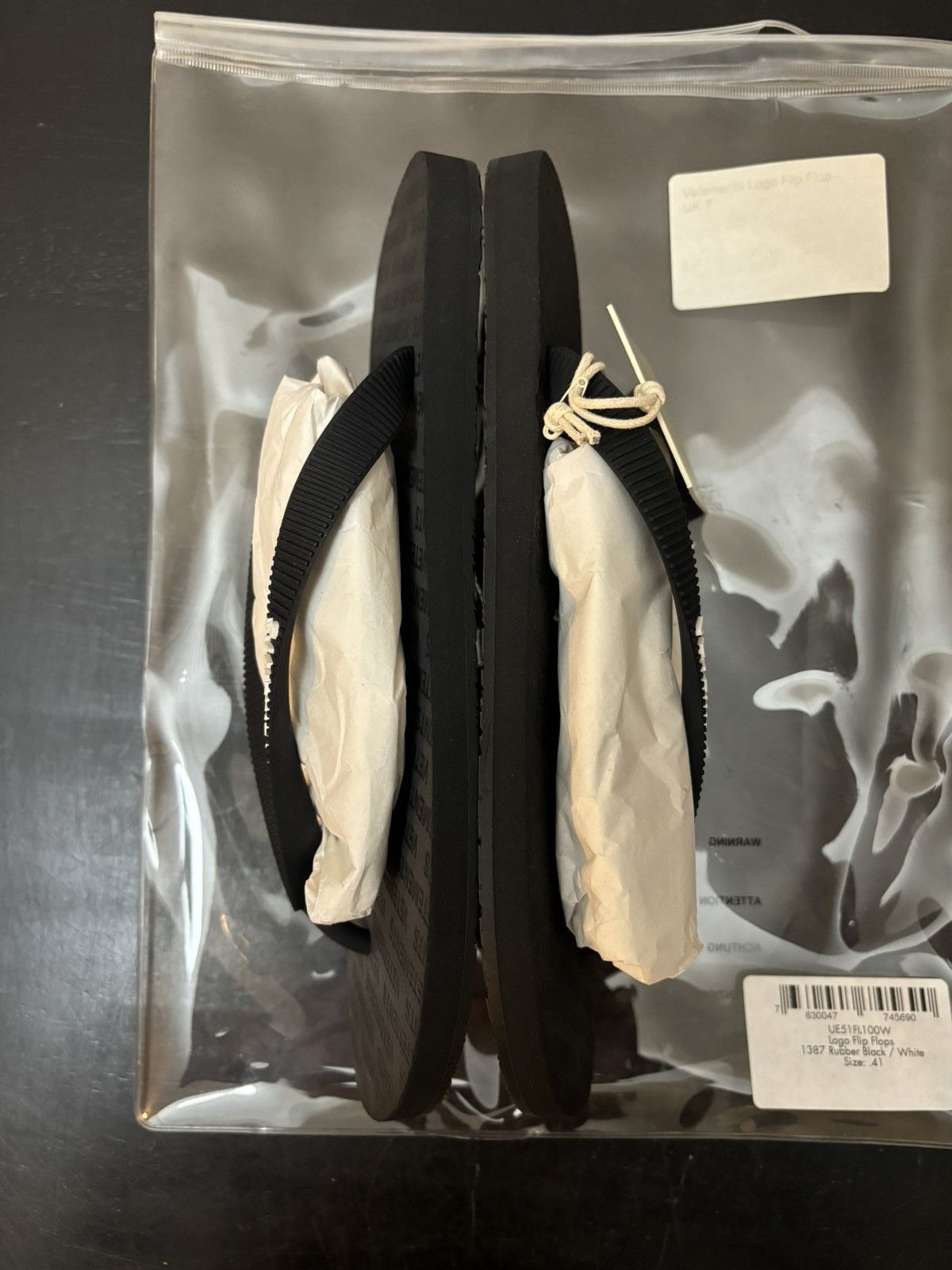 Vetements Vetements Logo Thong Flip Flops Black Size US 8 / EU 41 - 4 Thumbnail