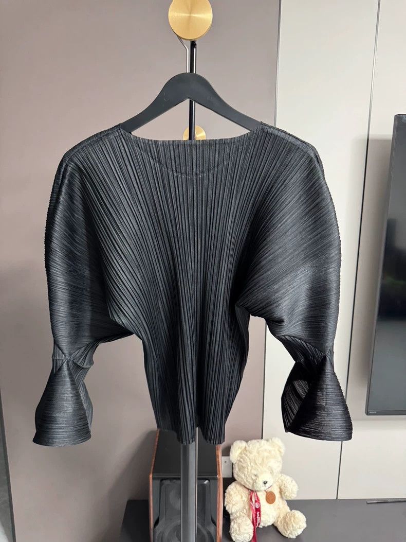 Issey Miyake issey miyake size:5 Black pleated coat Size XXS / US 00 / IT 34 - 2 Thumbnail