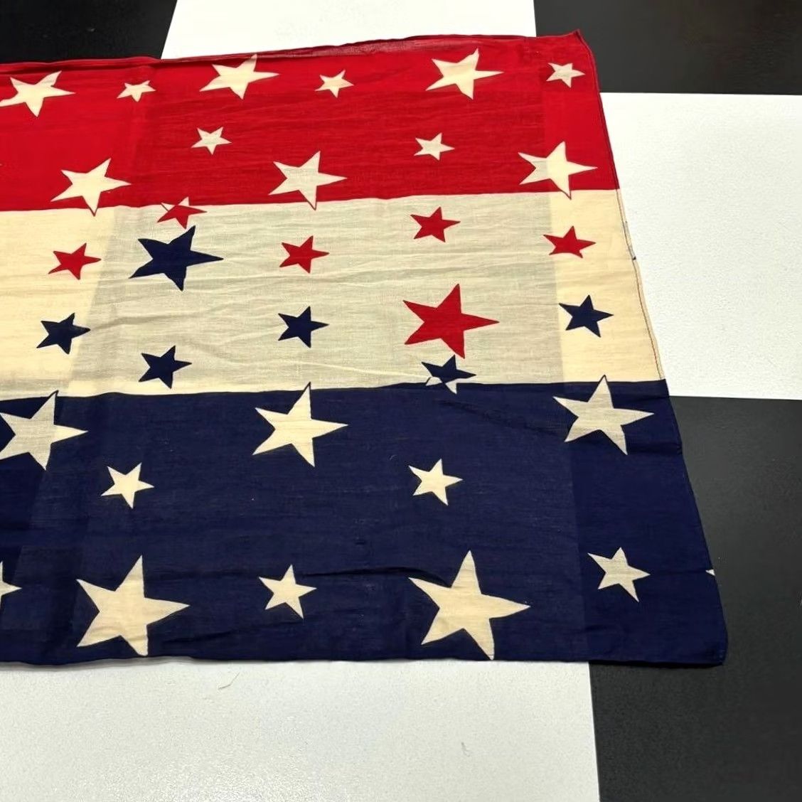 Ralph Lauren RRL RALPH LAUREN Star Pattern Scarf Tri-color Casual Red Natural Navy Used good condition Men Size ONE SIZE - 4 Thumbnail