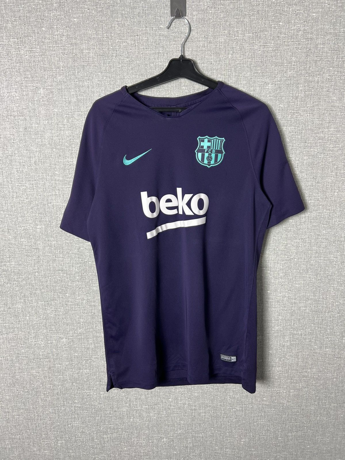 Nike Barcelona Nike 2017 - 2018 Training Soccer Jersey Size US L / EU 52-54 / 3 - 1 Thumbnail