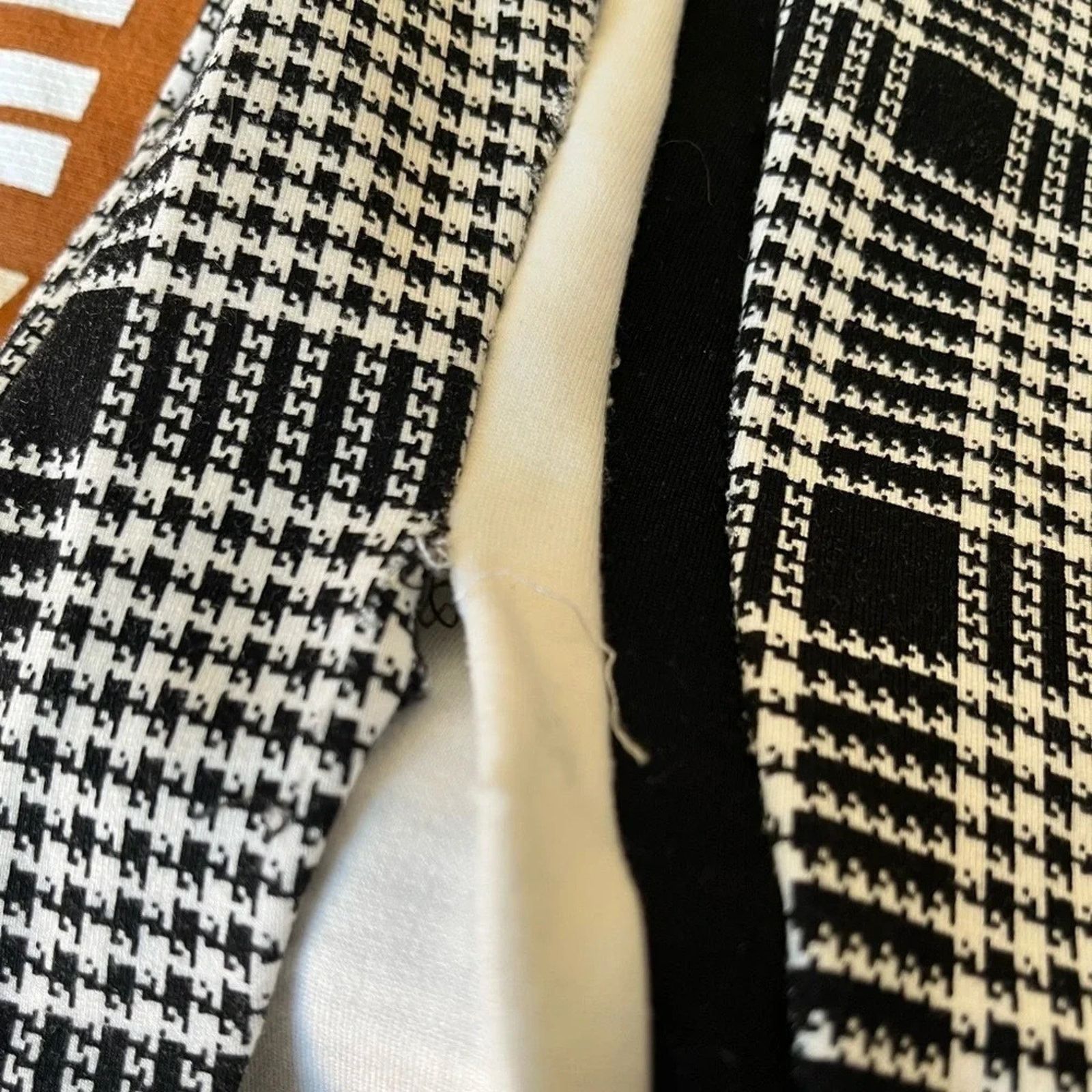 The Unbranded Brand Torrid skirt black and white, size1 (XL). Size 40" / US 18 - 2 Thumbnail