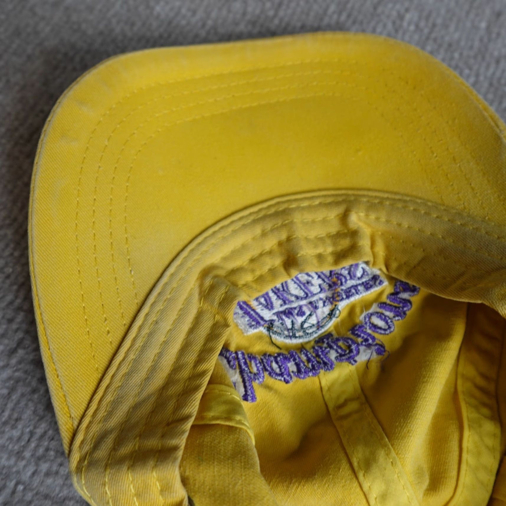 Champion VINTAGE Lakers Hat Yellow Dadhat Straback? Size ONE SIZE - 2 Thumbnail