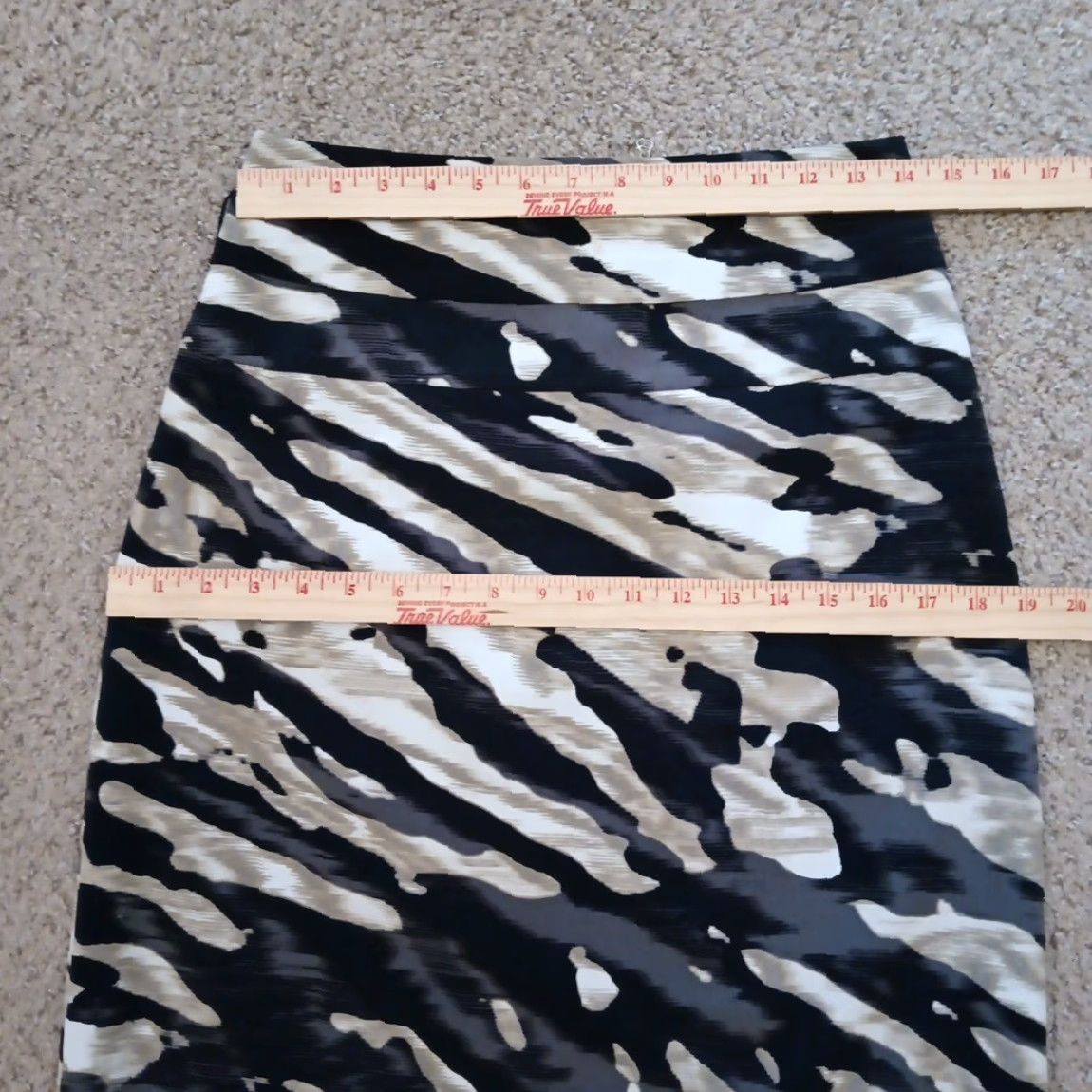 Worthington Worthington Skirt Gray Camouflage Midi Pencil Lined Size 6 Women Regular Polyester Vintage No Size 28" / US 6 / IT 42 - 2 Thumbnail