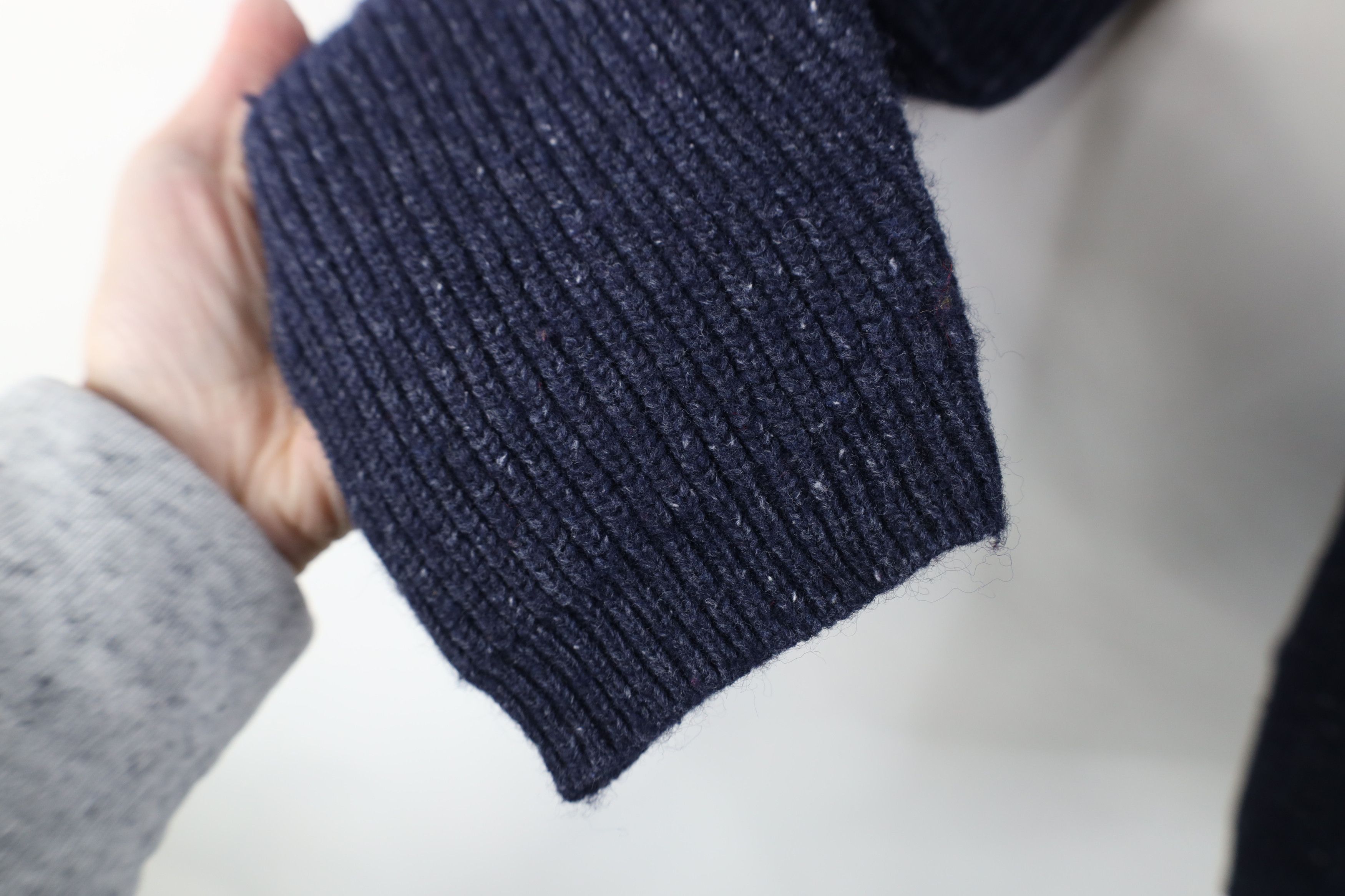 Eddie Bauer Vintage 90s Eddie Bauer Lambswool Ribbed Knit V-Neck Sweater Size US L / EU 52-54 / 3 - 6 Thumbnail