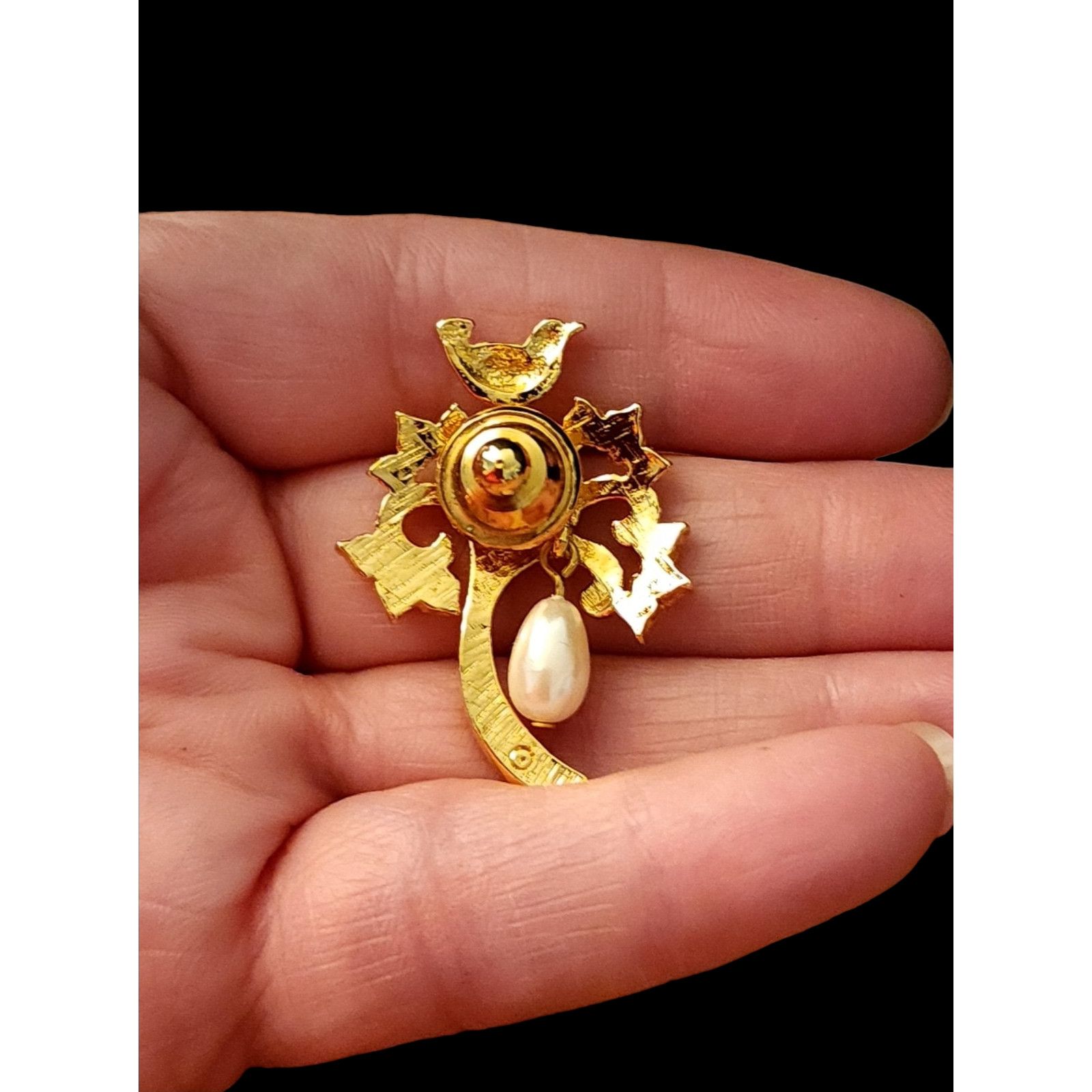 Avon Celli Gold Tone Bird Partridge Pear Tree Faux Pearl Dangle Size ONE SIZE - 3 Thumbnail