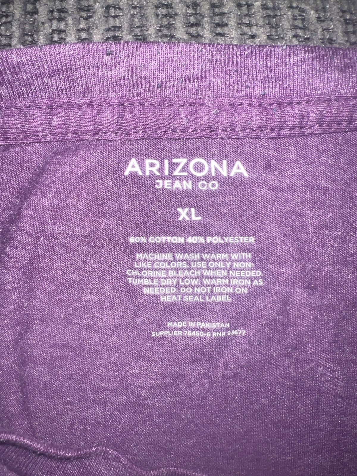 Arizona Jean Co. Arizona Jean Co V-Neck Tee Size US XL / EU 56 / 4 - 5 Thumbnail