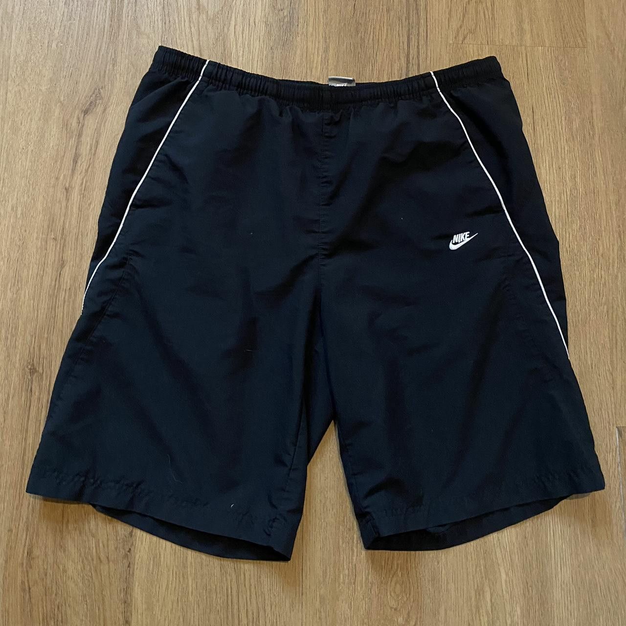 Nike 2000s y2k Nike black and white shorts #nike Size US L / EU 52-54 / 3 - 1 Thumbnail