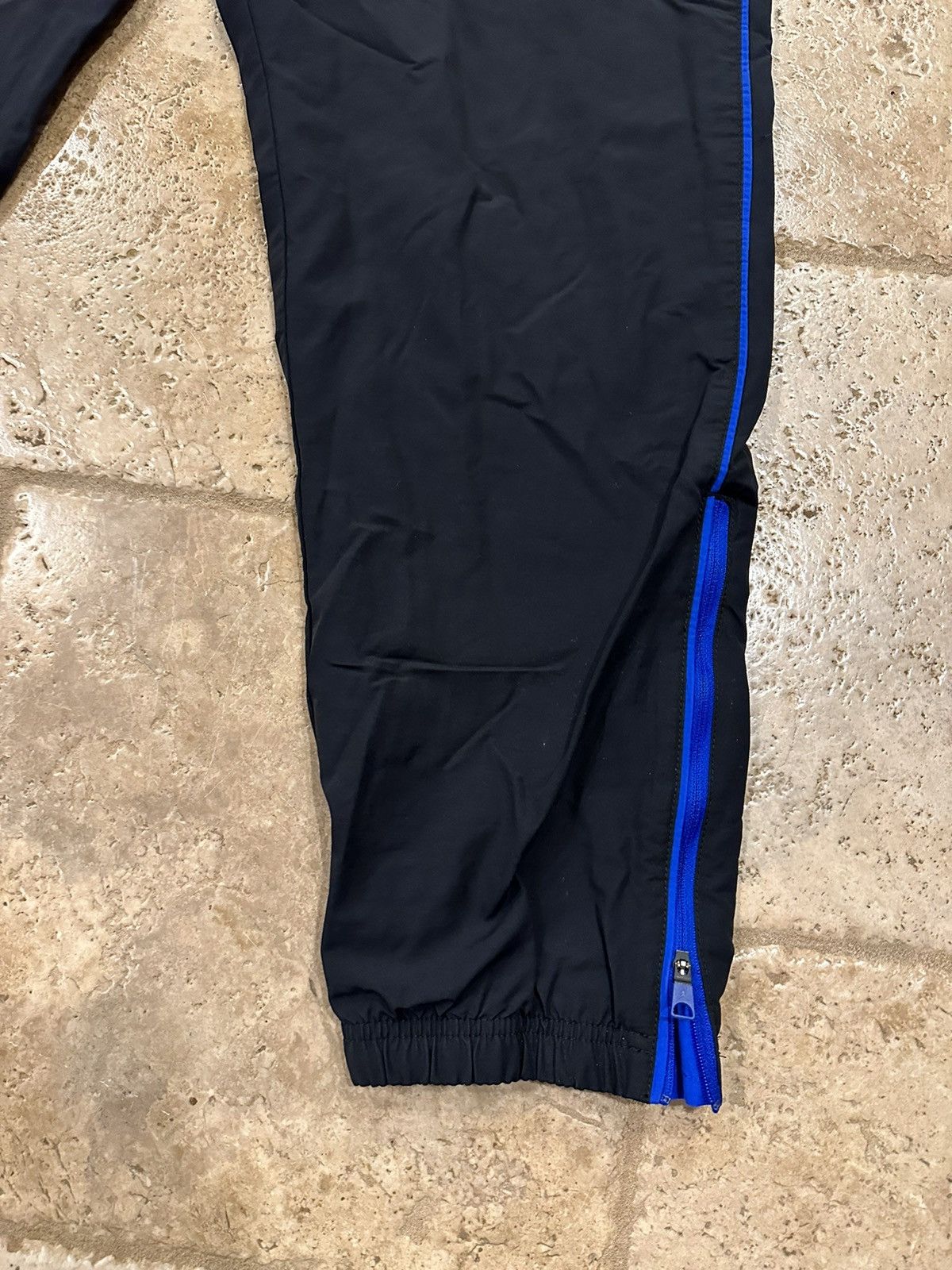 Fragment Design × Jordan Brand Jordan Brand x Fragment Design Woven Nylon Black/Blue Pants Size US 34 / EU 50 - 2 Thumbnail
