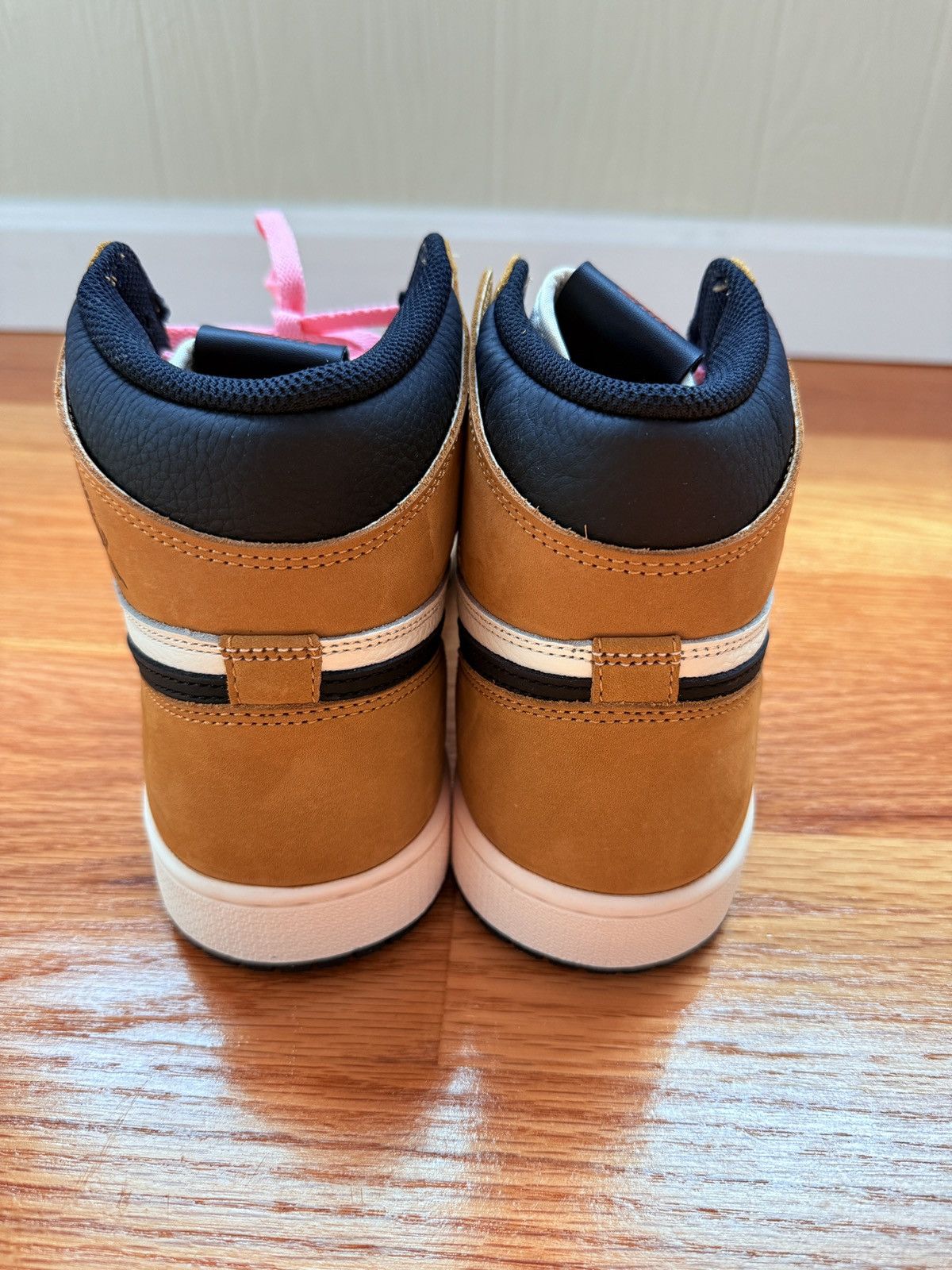 Nike Rookie of the year 1s Size US 10 / EU 43 - 4 Thumbnail