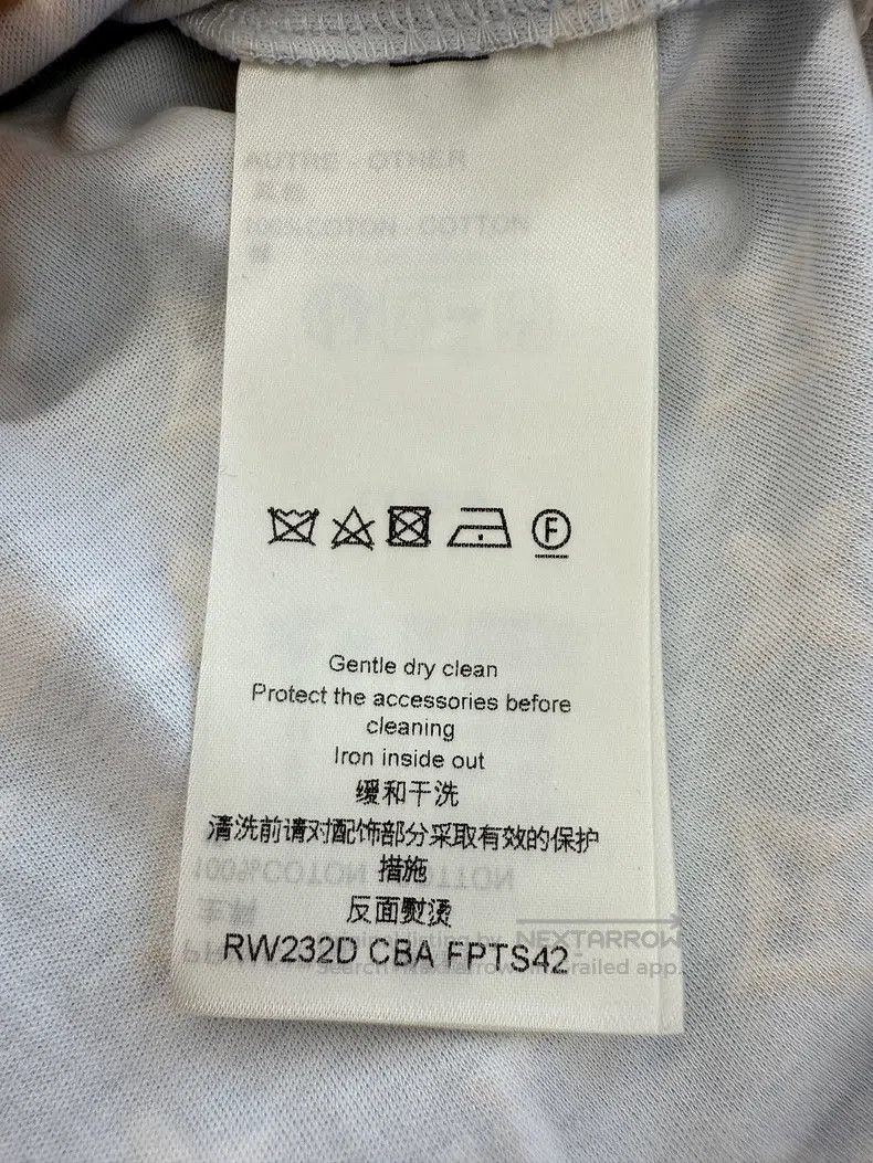 Louis Vuitton Louis Vuitton Monogram cotton full print T-shirt Size XS / US 0-2 / IT 36-38 - 4 Thumbnail