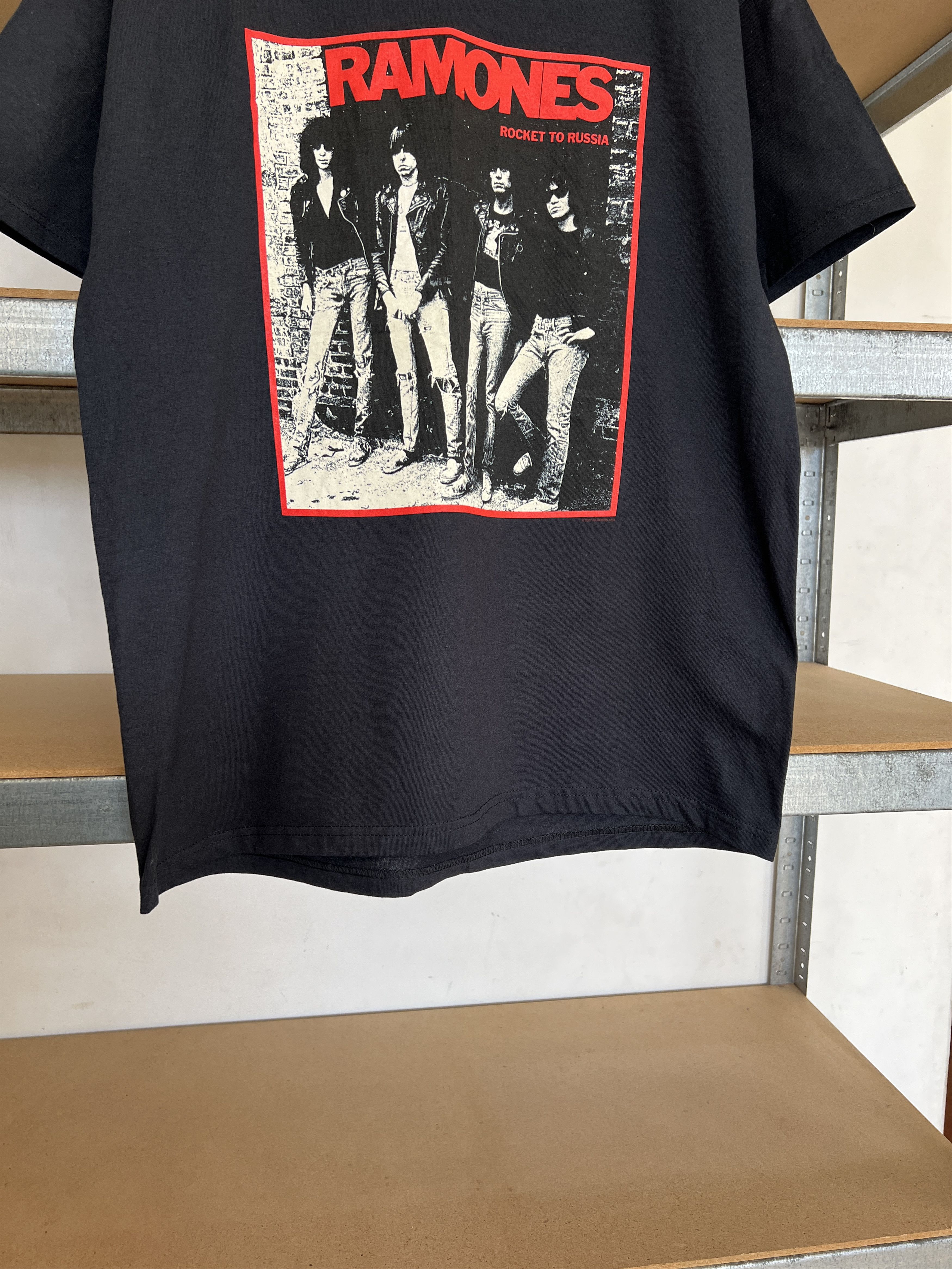 Band Tees Vintage 2007 Ramones Rockets To russia Rock Band T-shirt Size US L / EU 52-54 / 3 - 7 Thumbnail