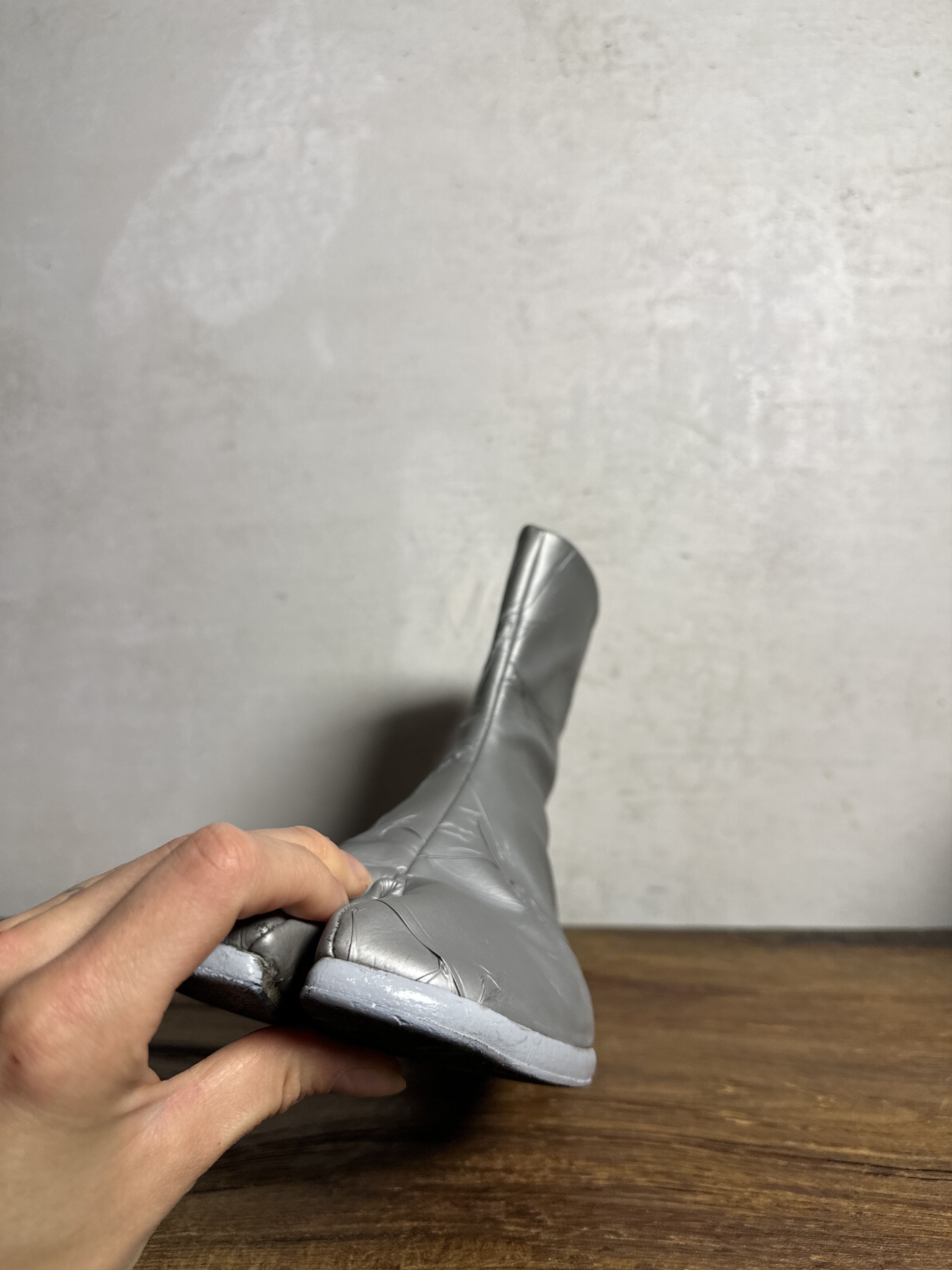 Maison Margiela Maison Margiela’s FW19 Silver Metallic Tabi Boots Size US 10 / EU 43 - 14 Thumbnail