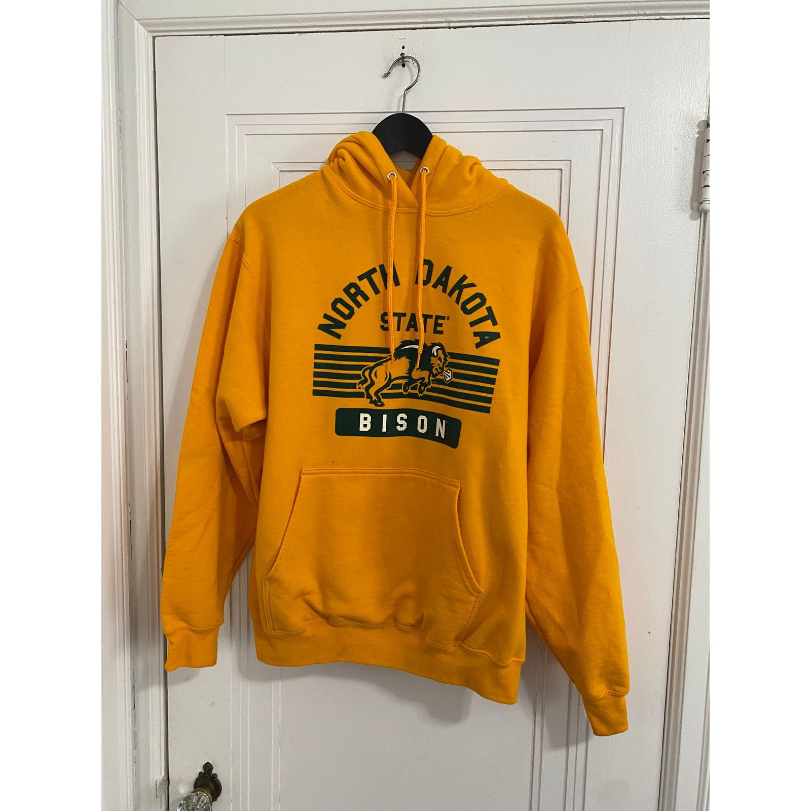 NCAA NDSU Bison Yellow Hoodie Sweatshirt Size Medium Size US M / EU 48-50 / 2 - 1 Thumbnail