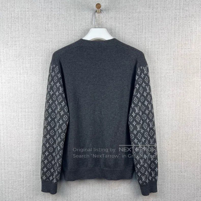 Louis Vuitton Louis Vuitton SS23 Logo panel V-neck single-breasted long- Size US S / EU 44-46 / 1 - 3 Thumbnail