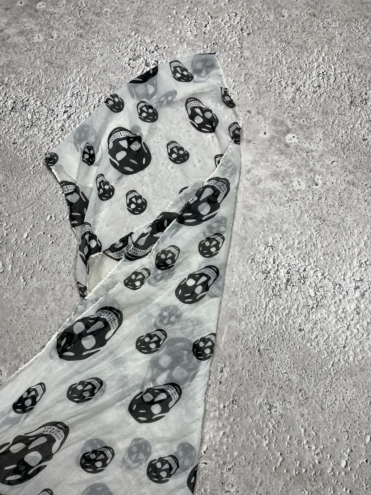 Other Black Skull Print Sheer Scarf Wrap 37x150 cm Lightweight Size ONE SIZE - 9 Thumbnail