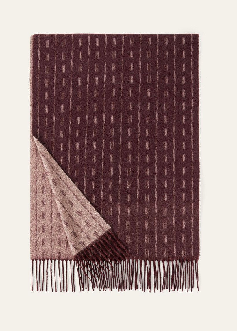 Loro Piana o1srvl11e0325 FAN8270 Size: OS / Scarf in Burgundy Size ONE SIZE - 1 Thumbnail
