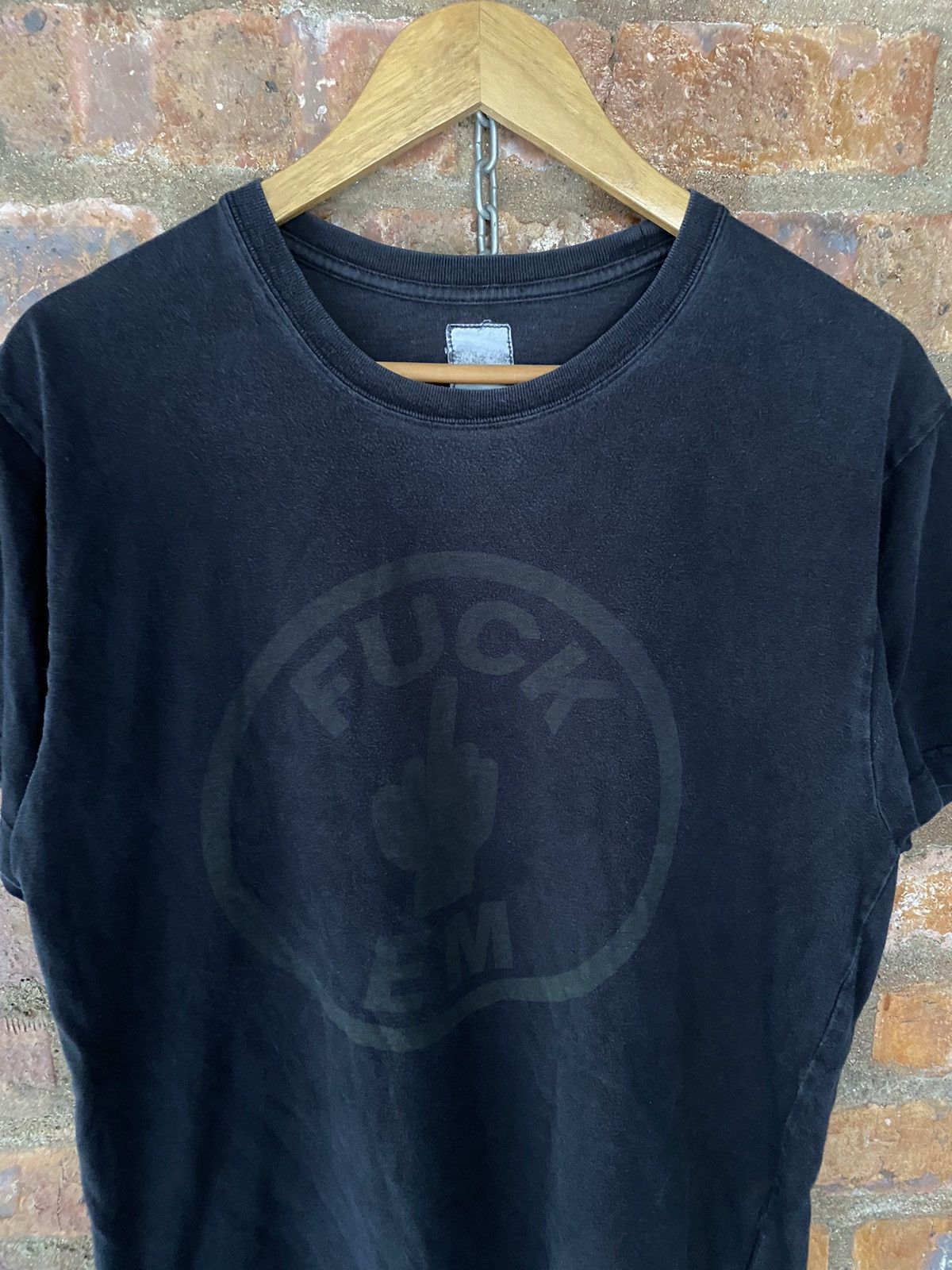 BASE CONTROL × Fragment Design × Neighborhood 2000s Fragment Design x NHBH FUCK EM!! Tee Size US M / EU 48-50 / 2 - 3 Thumbnail