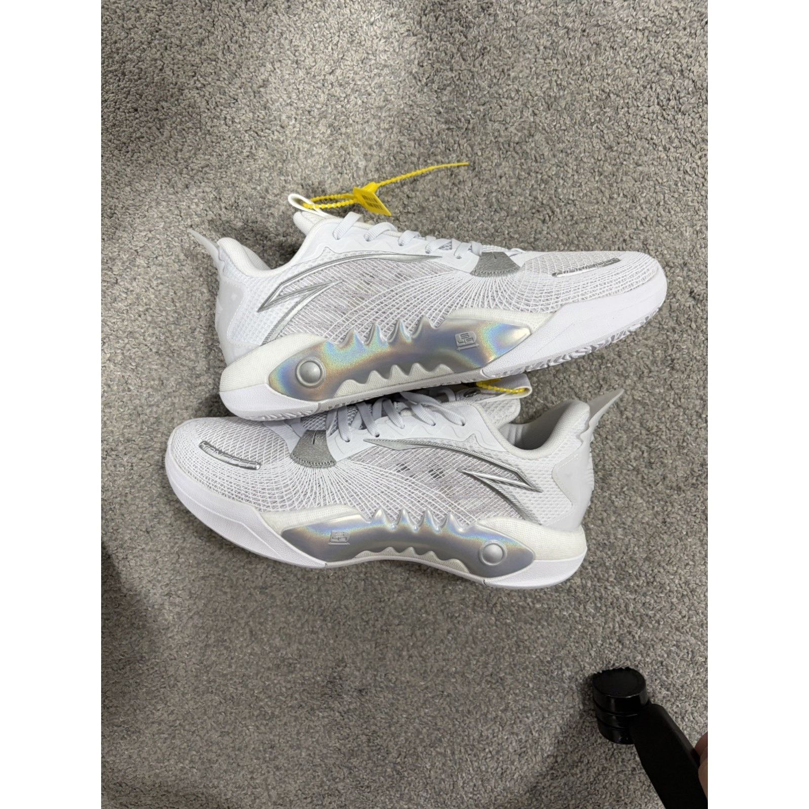 Other Size 9 Mens, ANTA Shock Wave 5 White - Kyrie Irving Size US 9 / EU 42 - 2 Thumbnail