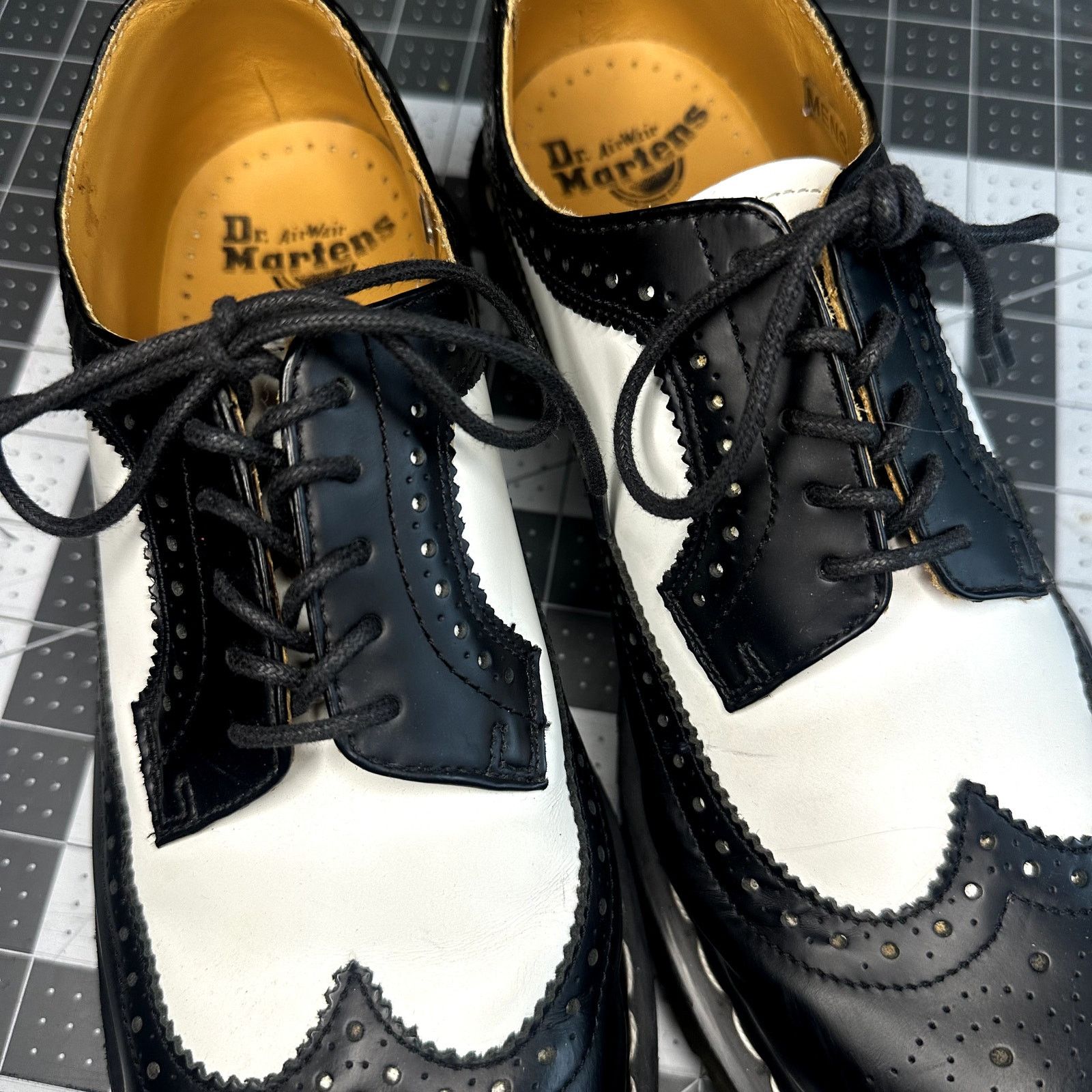 Dr. Martens Dr Martens Brogue Shoe Size US 8 / EU 41 - 7 Thumbnail