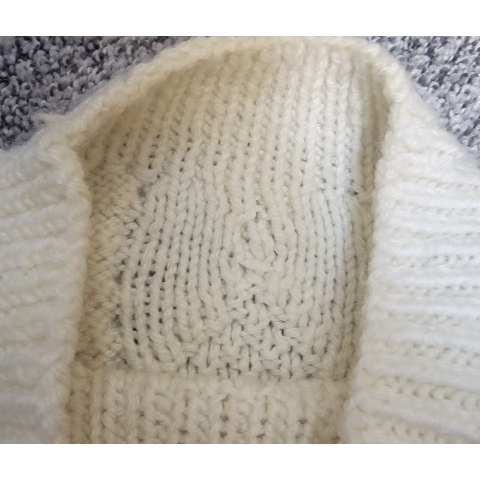 Vintage VINTAGE HAND KNIT CABLEKNIT SWEATER 100% WOOL Cream L Mens Mens? Size US L / EU 52-54 / 3 - 3 Thumbnail