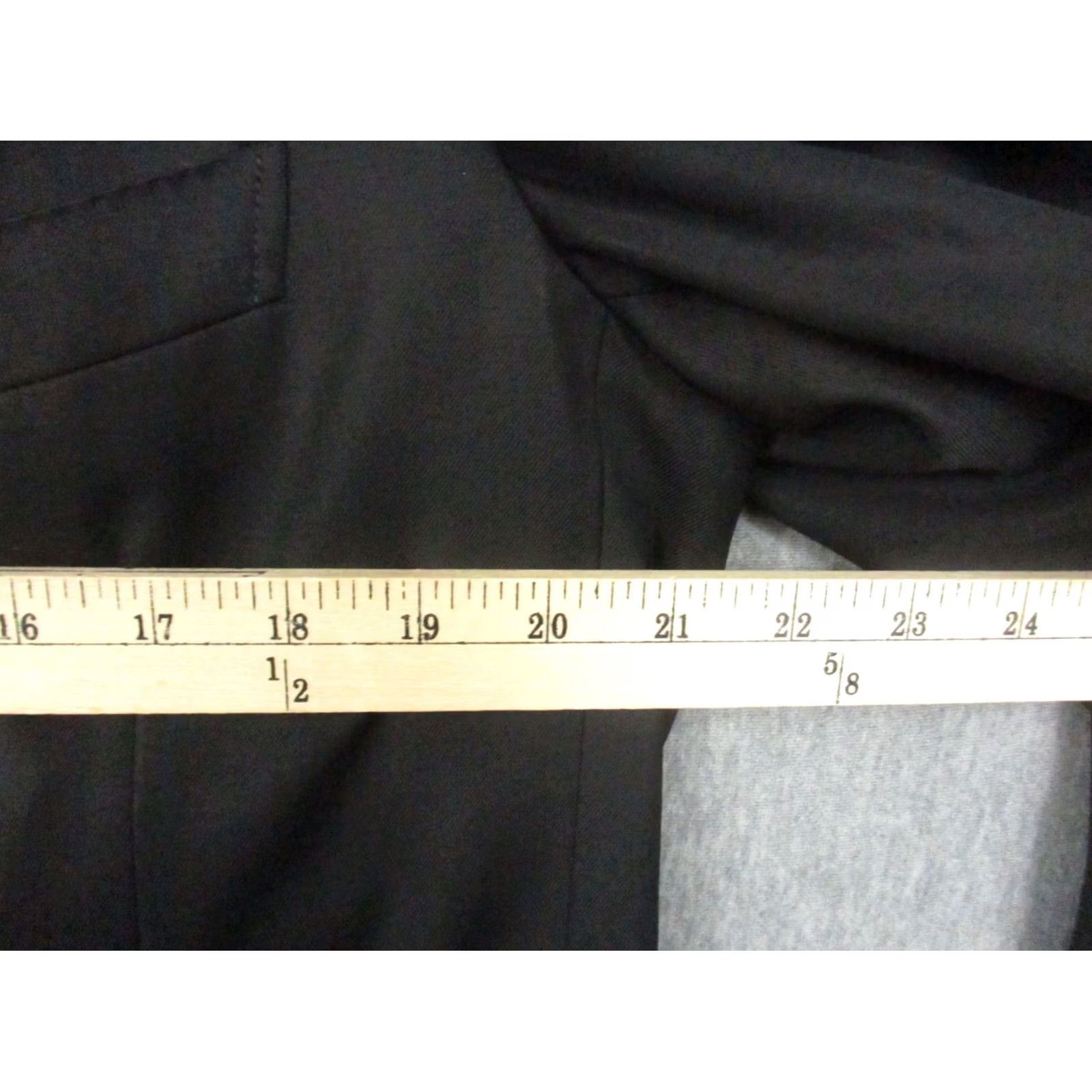 Ermenegildo Zegna Ermenegildo Zegna Blazer 42 Black Tuxedo Jacket Blazer Men 42 Black Solid Notch Lapel Six-Button Single-Breasted Vintage: No Size 42R - 5 Thumbnail