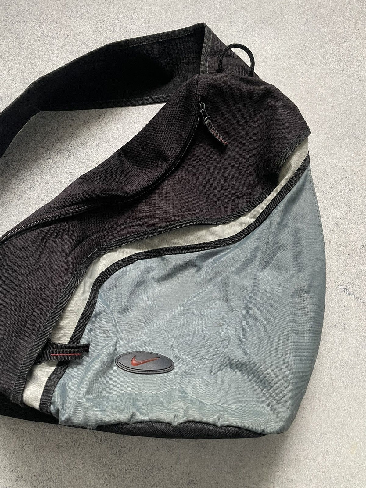 Nike Vintage Sling Bag Y2K 90s Messenger Japanese Swoosh