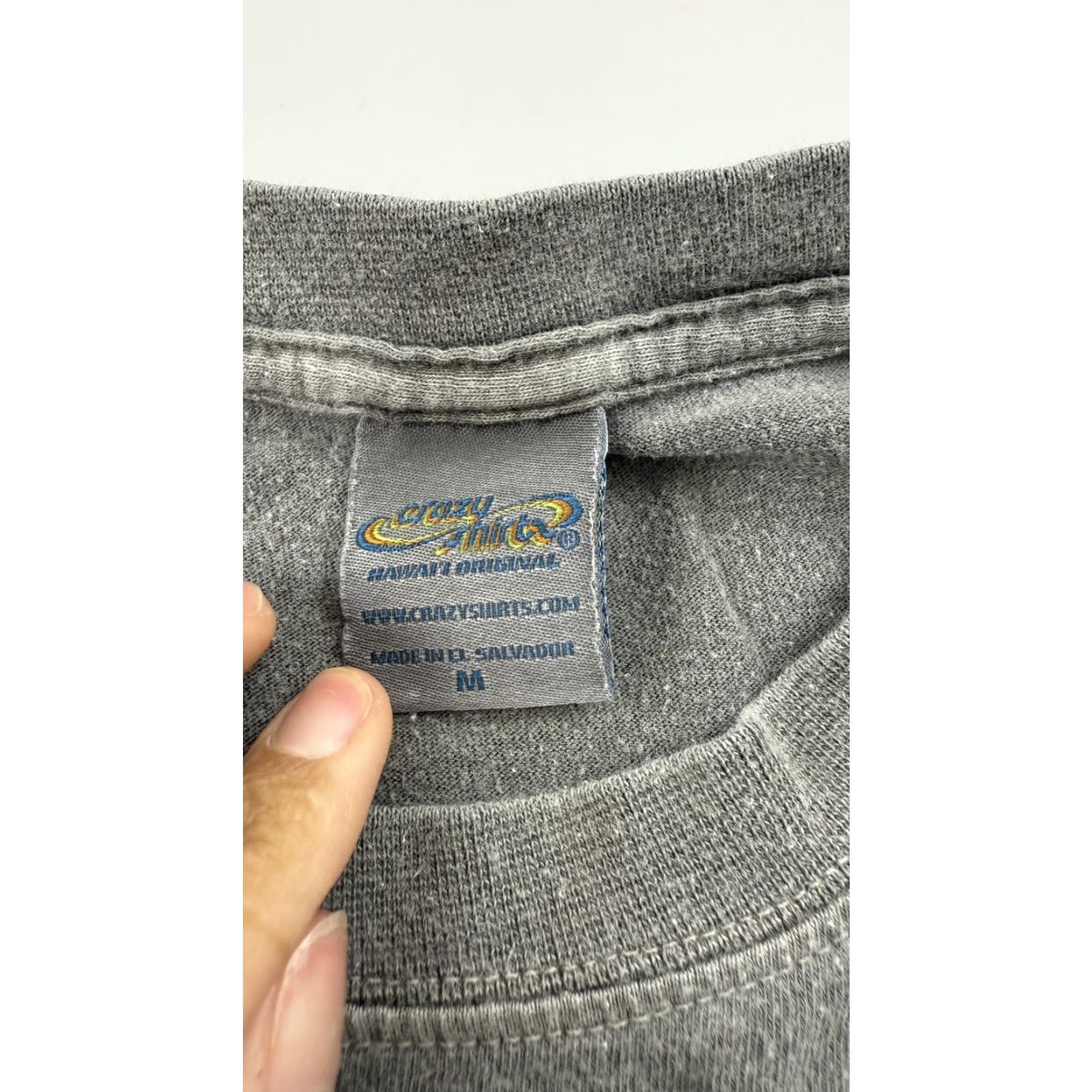 Vintage VINTAGE Crazy Shirts Men's Long Sleeve T-Shirt Gray Tribal Graphic Hawaii Surf Casual Medium Size US M / EU 48-50 / 2 - 6 Thumbnail