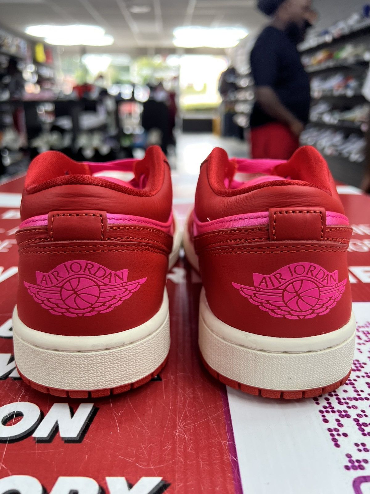 Nike Air Jordan 1 Low Pink Blas Size 8w/6.5y Size US 6.5 / EU 39-40 - 5 Thumbnail