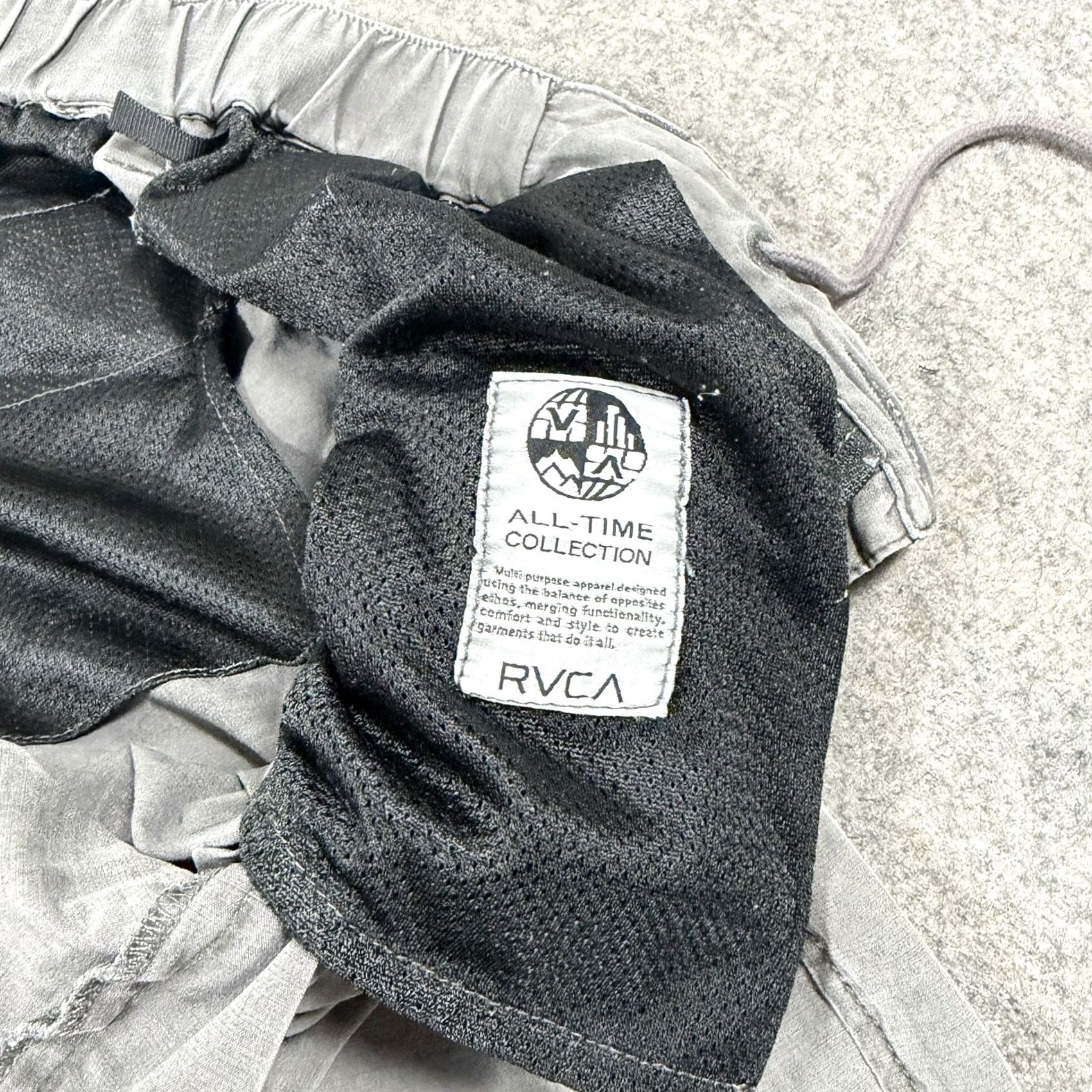 RVCA RVCA Casual Outdoor Chino Shorts Men's 33 Gray Dark 90s City Rock Outdoor Modern USA Regular Mens Shorts Size US 33 - 5 Thumbnail