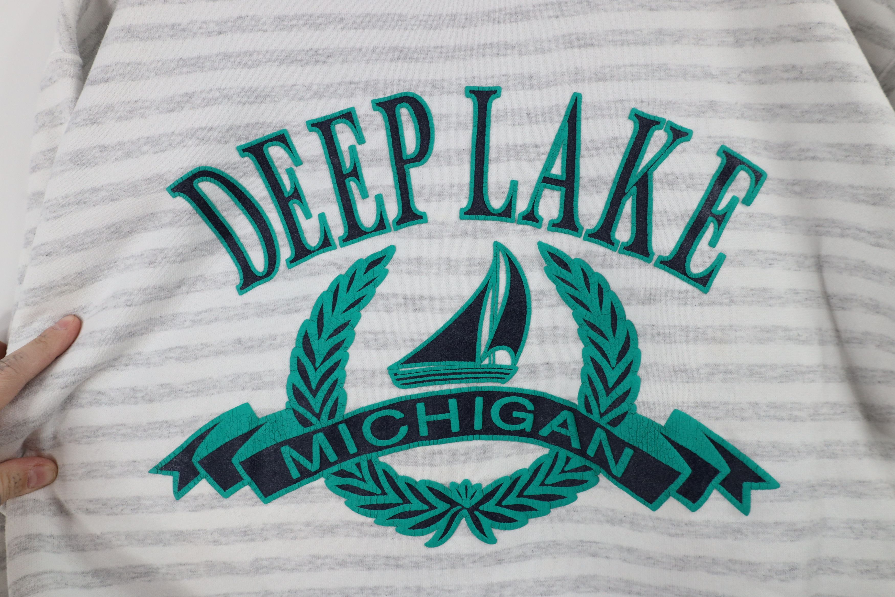 Vintage Vintage 90s Streetwear Deep Lake Michigan Sweatshirt USA Size US L / EU 52-54 / 3 - 6 Thumbnail