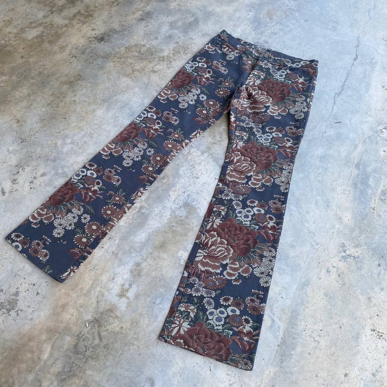 20471120 × Japanese Brand × Tornado Mart BJ05-23 FLARED JAPAN CHEALSEA OLD FLOWER SLIMFIT LOWRISE Size US 29 - 9 Thumbnail