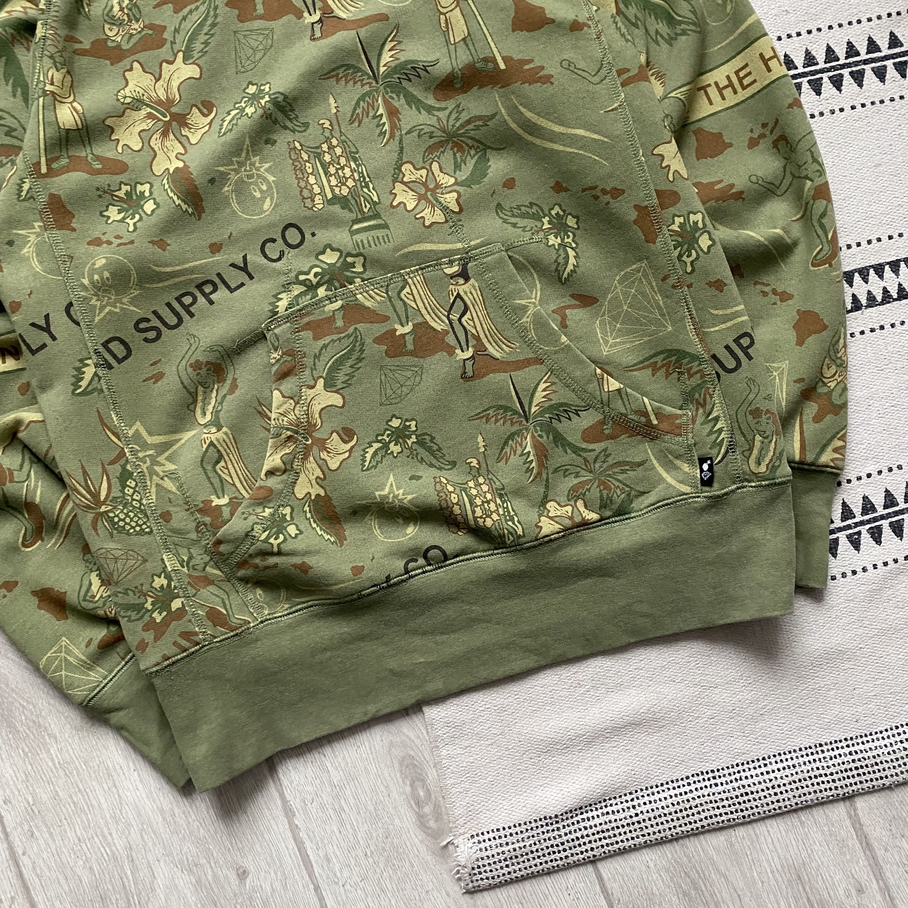 The Hundreds 💣The Hundreds Diamond Supply hoodie Hawai Print surf style Size US M / EU 48-50 / 2 - 3 Thumbnail