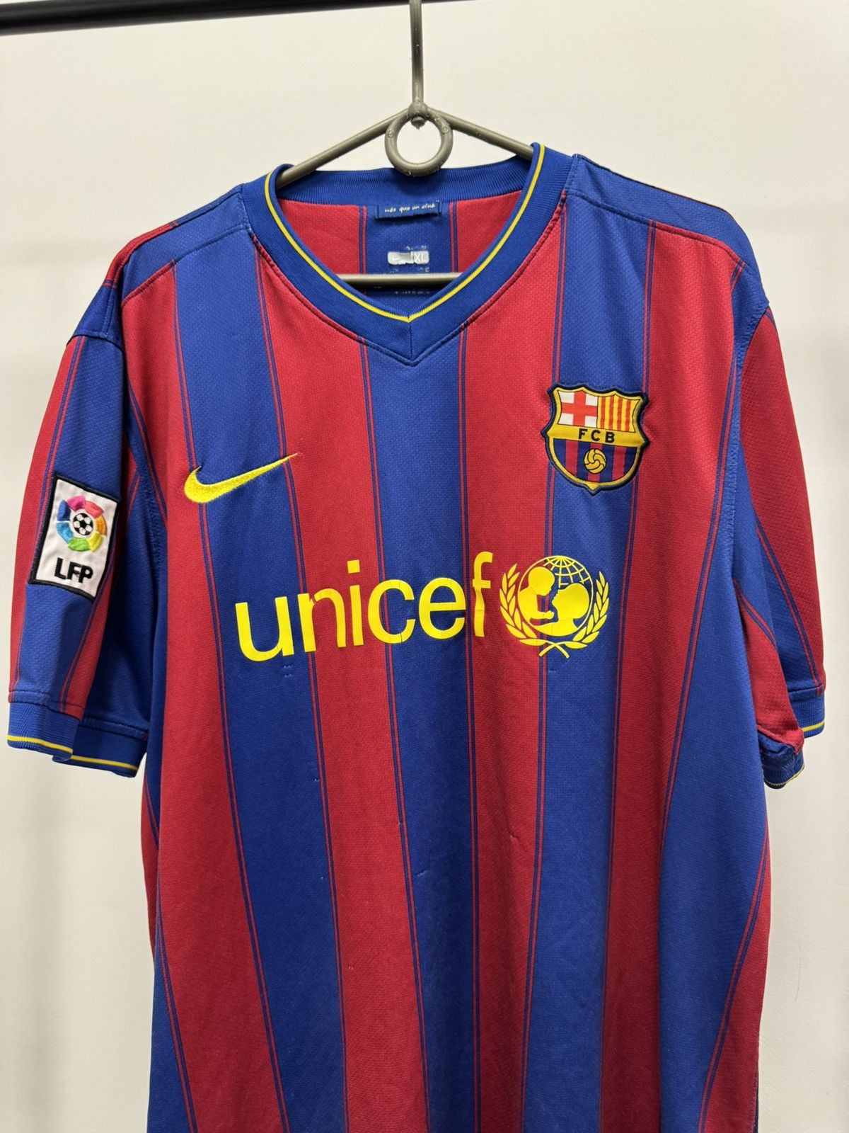 Nike Vintage Nike Barcelona Jersey 2009/2010 Home Football Shirt Size US XL / EU 56 / 4 - 5 Thumbnail