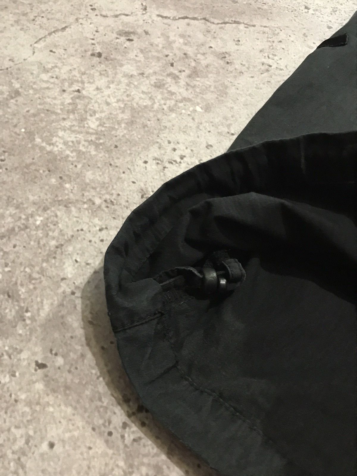 Nike × Vintage Vintage Y2K Nike Cargo Pants Embroiled Logo Faded Black Size 28" / US 6 / IT 42 - 11 Thumbnail