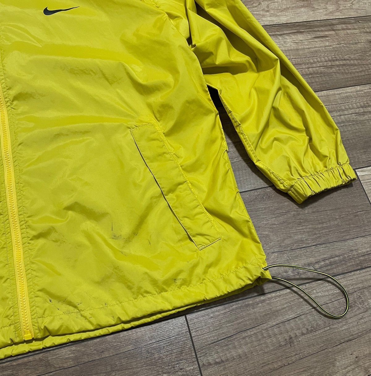 Nike Vintage Nike Yellow Big logo Hooded Windbreaker Jacket Size US L / EU 52-54 / 3 - 3 Thumbnail