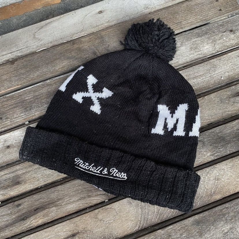 Mitchell & Ness × Rap Tees Malcolm c pom beanie hats Size ONE SIZE - 3 Thumbnail
