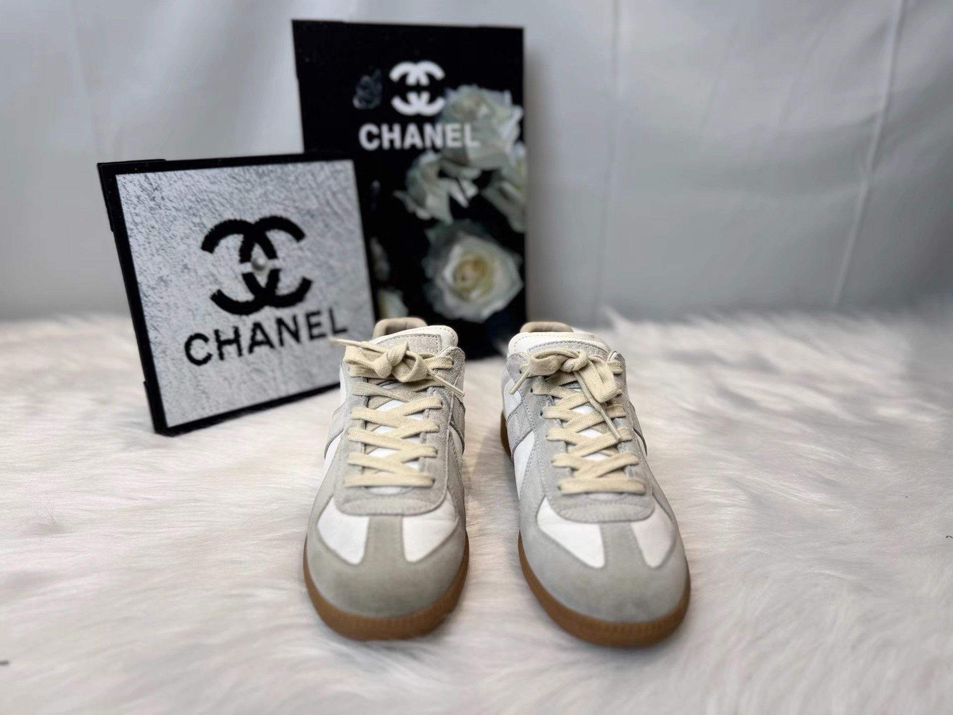 Maison Margiela Maison Margiela Calfskin Replica Sneakers K36 Size US 6 / IT 36 - 2 Thumbnail