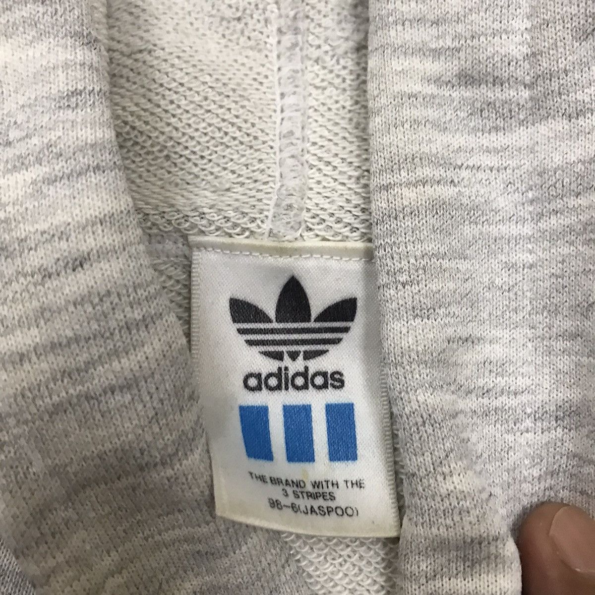 Adidas VINTAGE 90s ADIDAS SPELLOUT DISTRESSED PULLOVER HOODIE Size US L / EU 52-54 / 3 - 14 Thumbnail