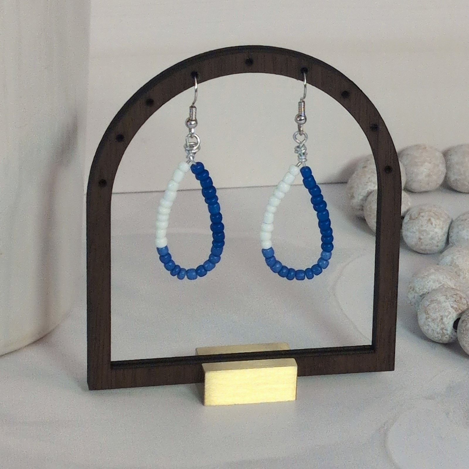 Other Fun VTG 1980s Blue & White Beaded Teardrop Dangle Earrings Size ONE SIZE - 1 Thumbnail