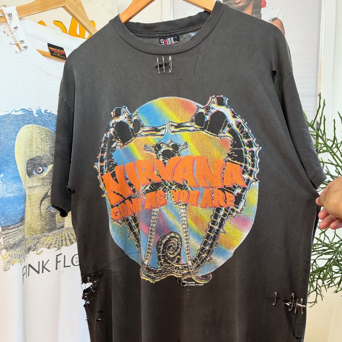 Band Tees Crazy thrashed 1992’ Nirvana Size US XL / EU 56 / 4 - 1 Thumbnail