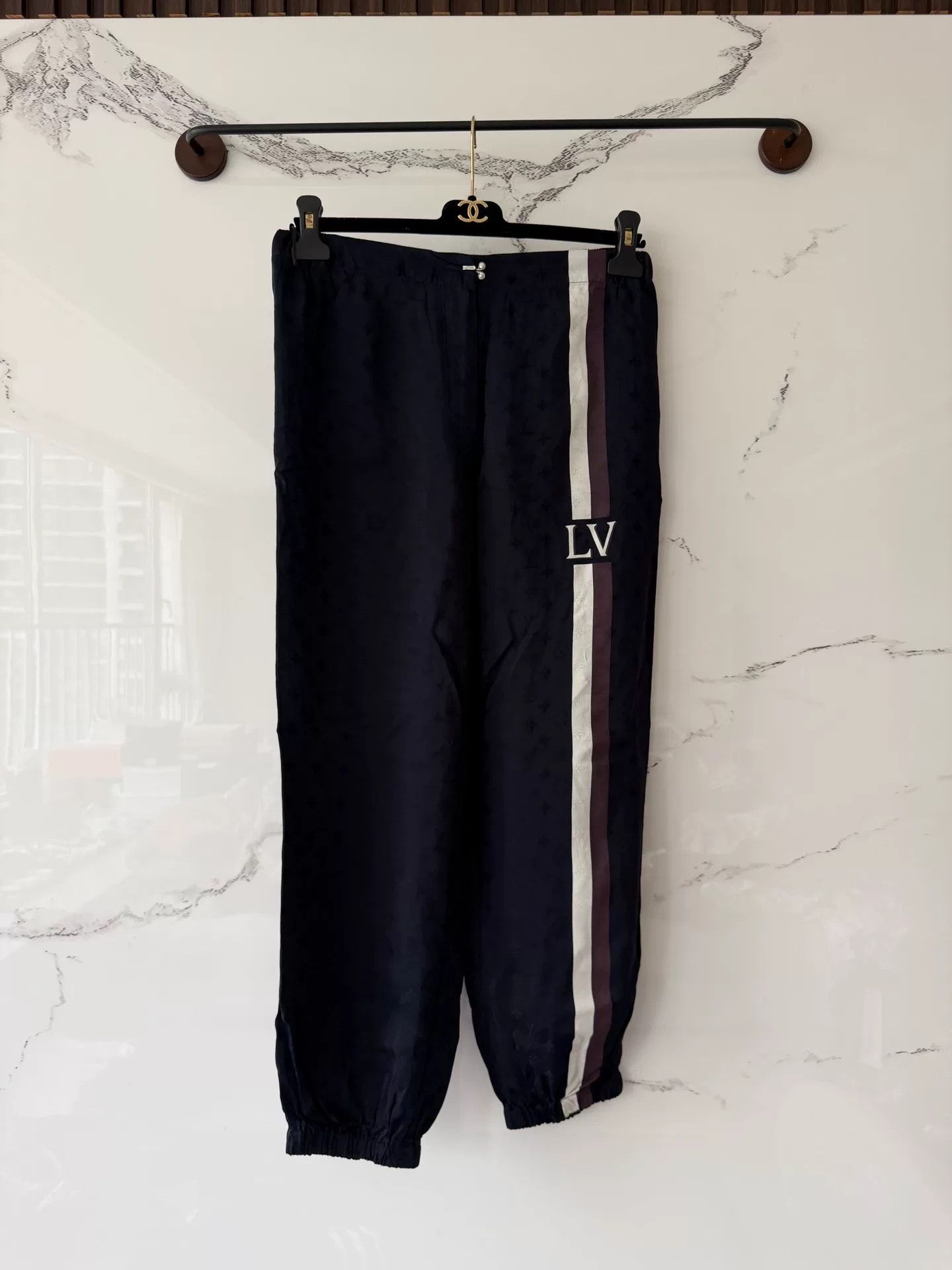 Louis Vuitton louis vuitton full print athletic pants Size US 36 / EU 52 - 1 Thumbnail