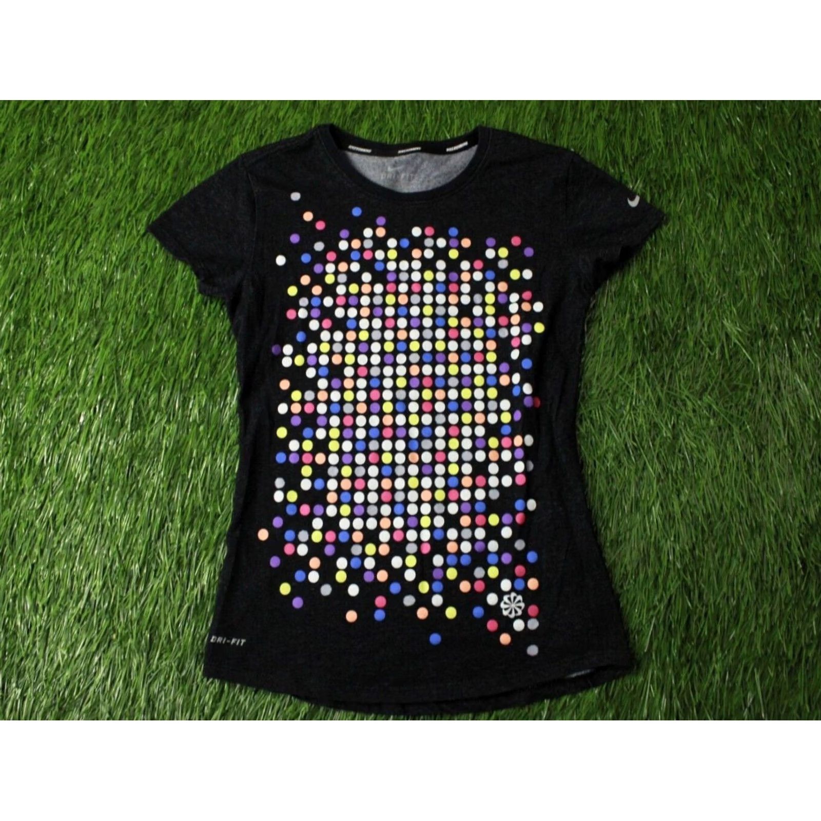 Nike Nike Dri-FIT Running Shirt Womens XS Black and Gray Jersey 2011 Nike Run Training Shirt Jersey Short Sleeve Size XS / US 0-2 / IT 36-38 - 2 Thumbnail