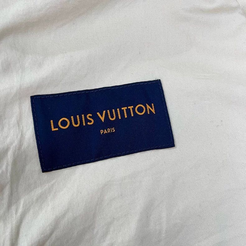 Louis Vuitton Louis Vuitton Embossed Logo Zip Jacket-2506 Size US L / EU 52-54 / 3 - 6 Thumbnail