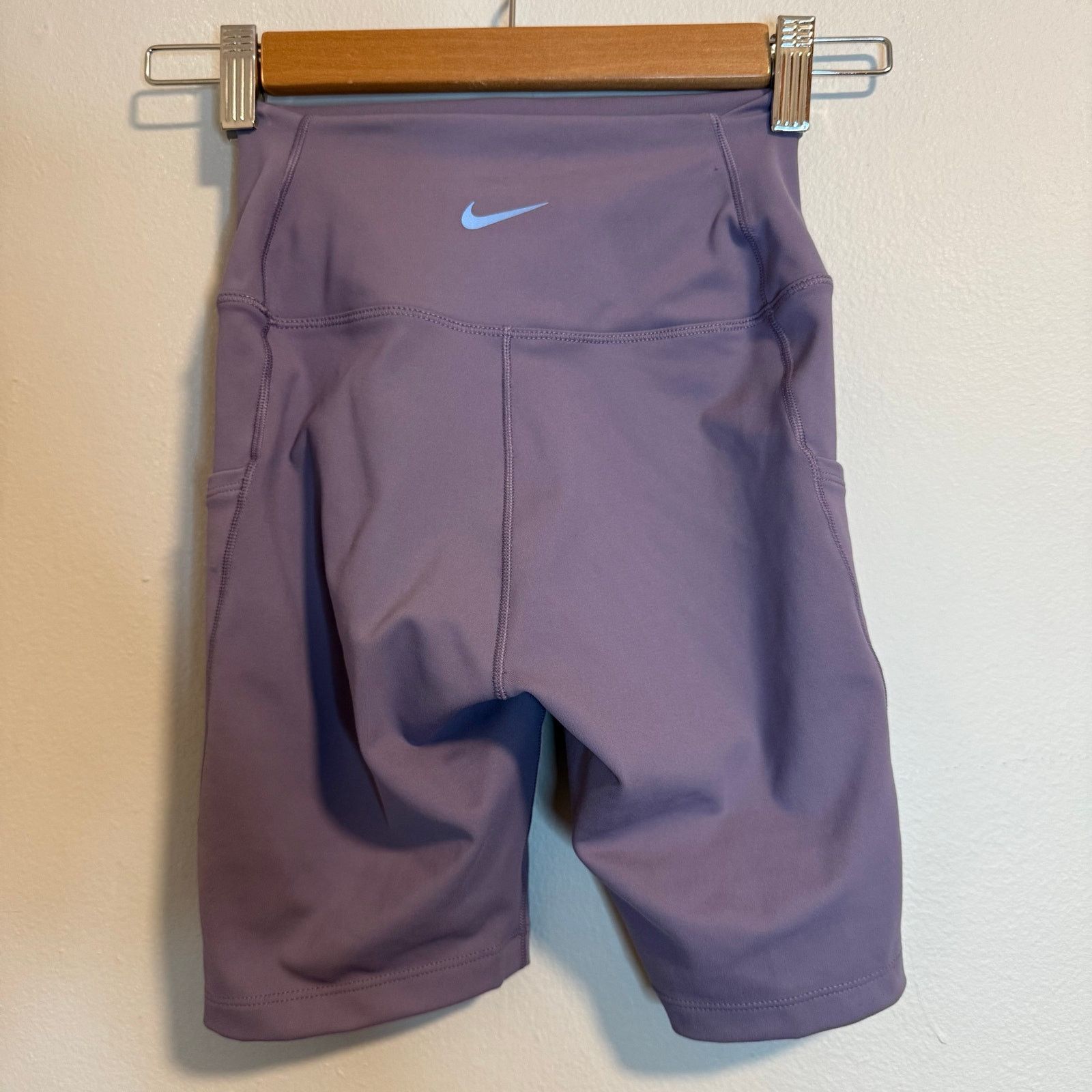Nike Nike Dri-Fit Training High Waisted Biker Short Size XS NWT Size 26" / US 2 / IT 38 - 4 Thumbnail